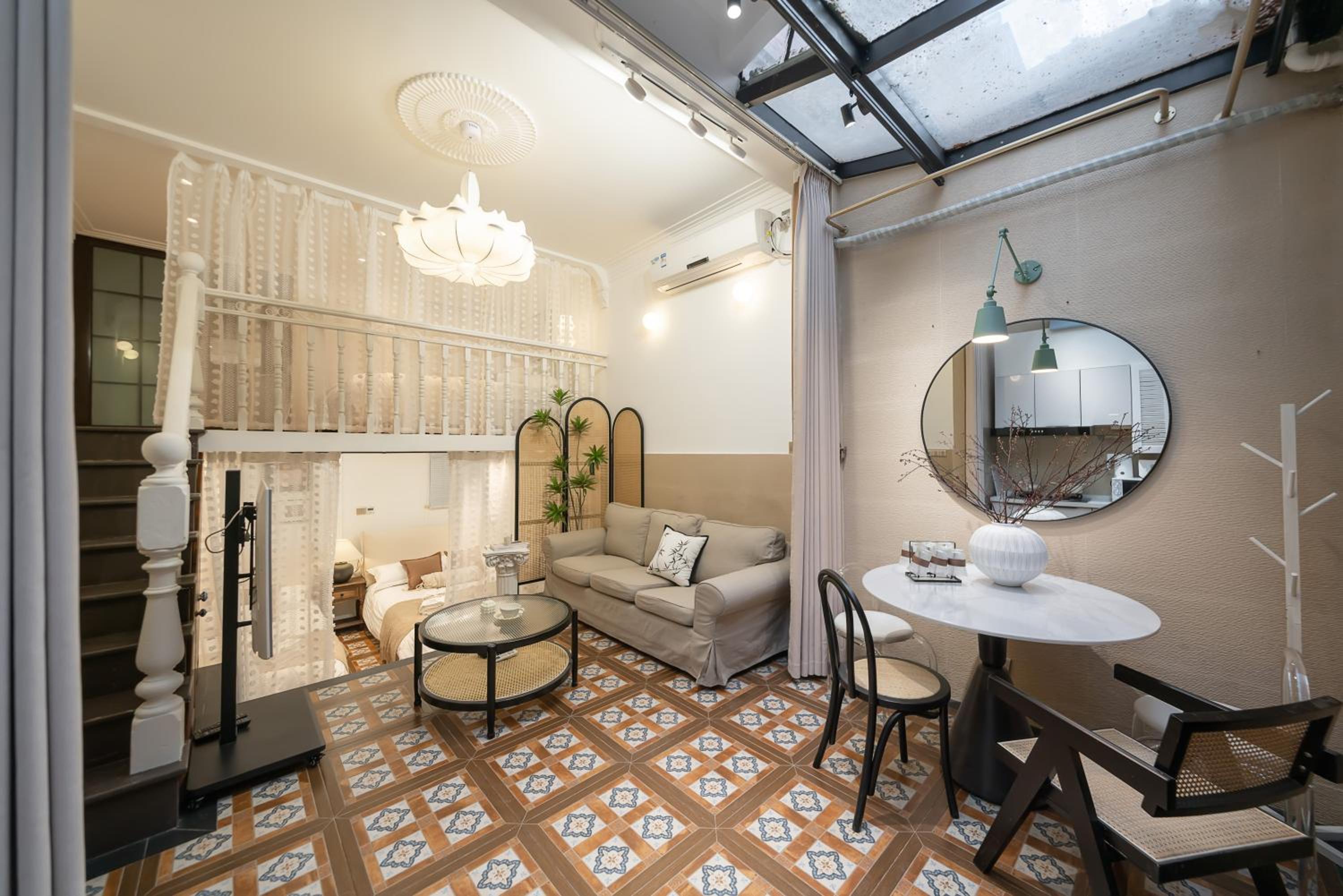 Shanghai Hills & Serendipity Family Boutique Near Line13 Mid Huaihai Road