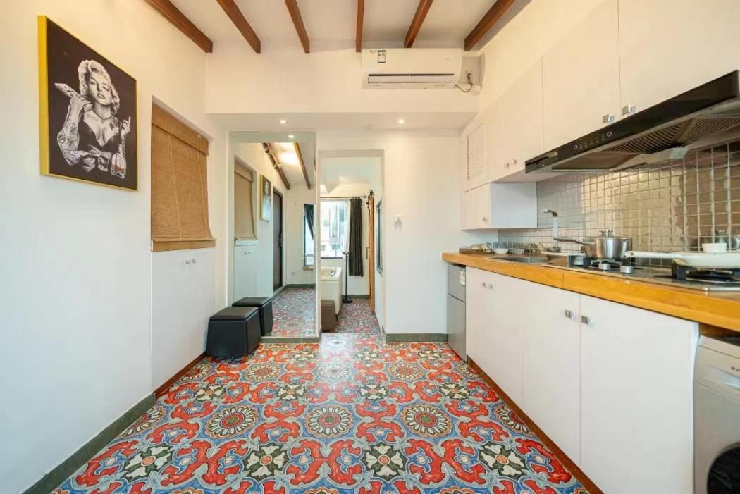 Shanghai Hills & Serendipity Roof House Near Line1 & Line12 South Shanxi Road iAPM Huaihai Zhong Road