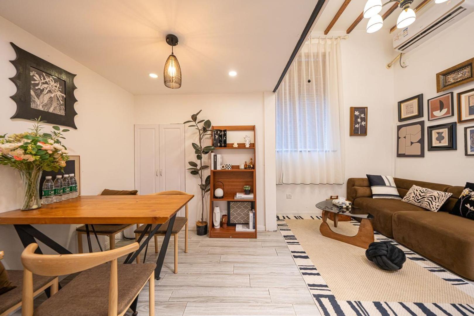 Shanghai Hills&Well-time MCM Family loft Near Line2 and line13 West Nanjing Road
