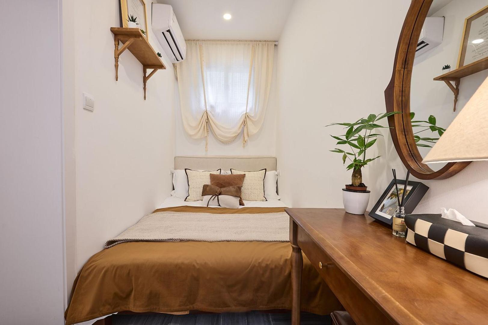 Shanghai Hills&Well-time MCM Family loft Near Line2 and line13 West Nanjing Road