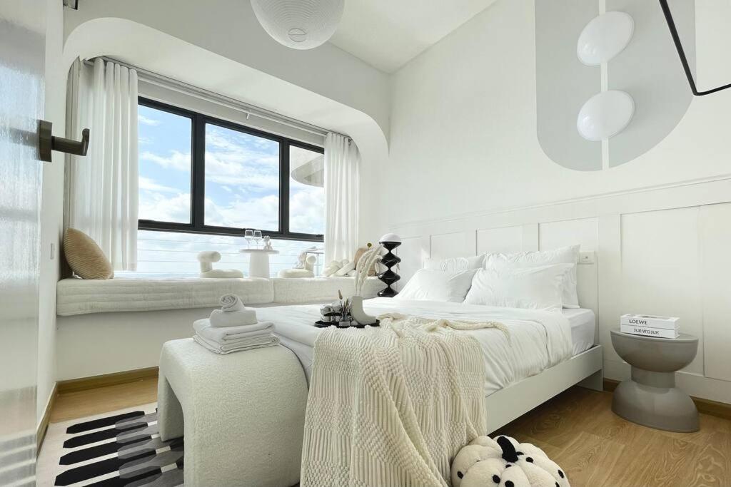 Dooga Ins-Dreamspace L37 Seaview Projector 1-6pax