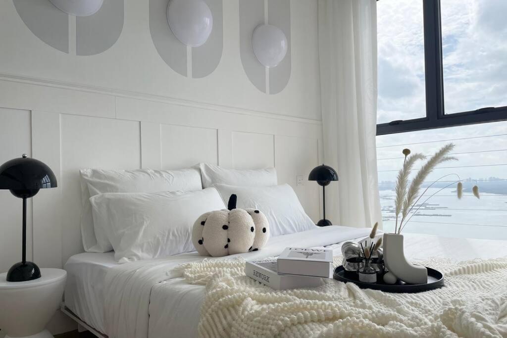 Dooga Ins-Dreamspace L37 Seaview Projector 1-6pax