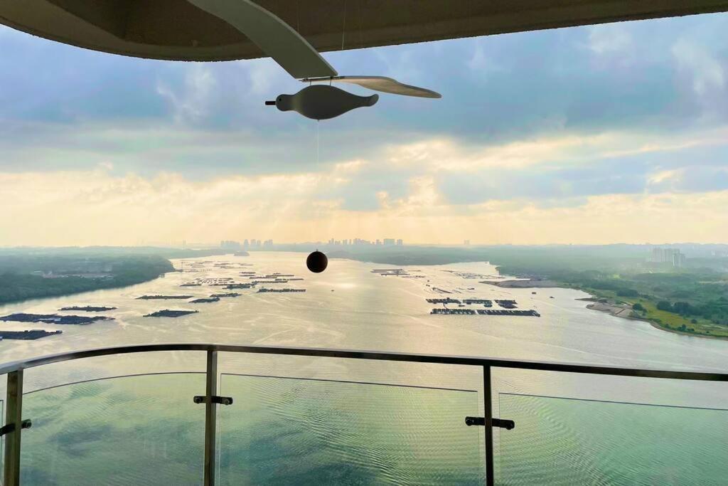 Dooga Ins-Dreamspace L37 Seaview Projector 1-6pax