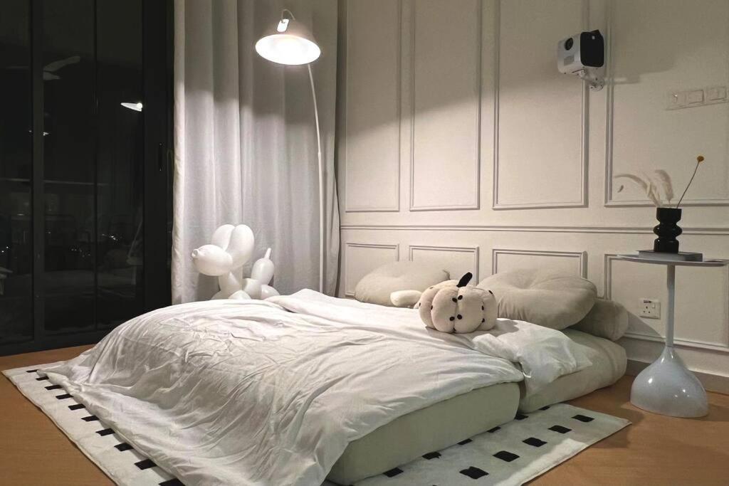 Dooga Ins-Dreamspace L37 Seaview Projector 1-6pax