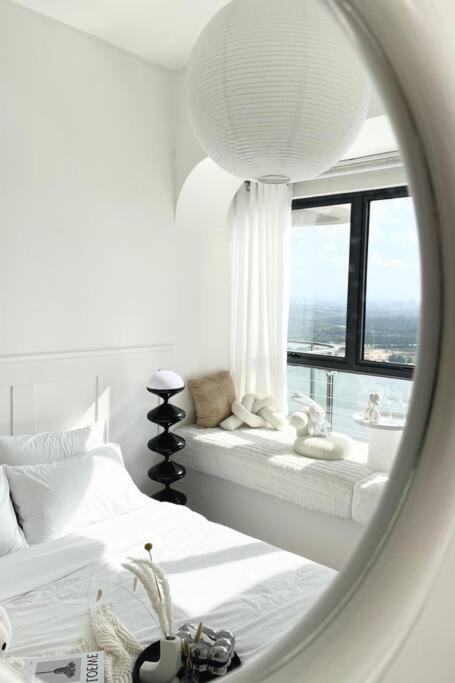 Dooga Ins-Dreamspace L37 Seaview Projector 1-6pax