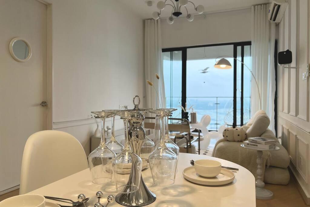 Dooga Ins-Dreamspace L37 Seaview Projector 1-6pax