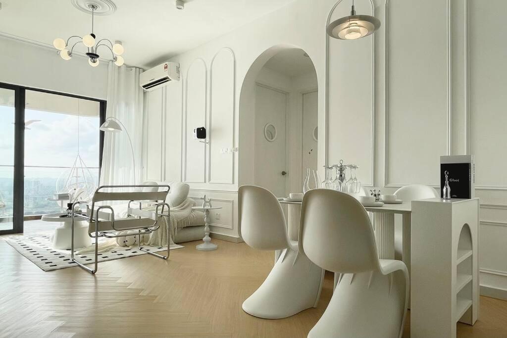 Dooga Ins-Dreamspace L37 Seaview Projector 1-6pax