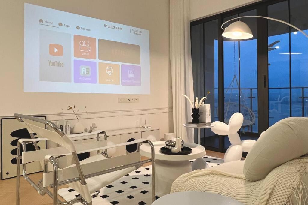 Dooga Ins-Dreamspace L37 Seaview Projector 1-6pax