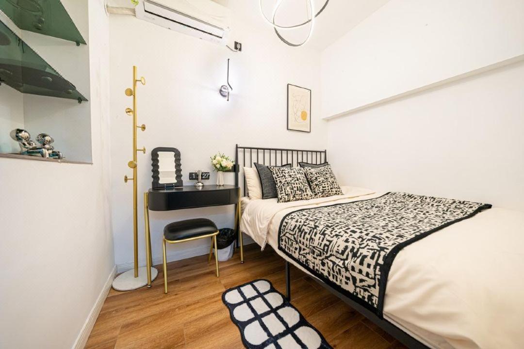 Shanghai Hills&Well-time Family Homestay Fuxing 3 Bedrooms Near Line 1 Changshu rd and Near Jing'an Temple