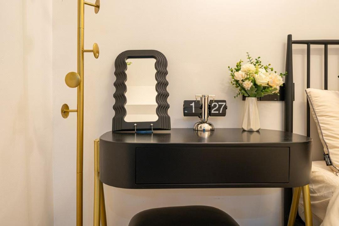 Shanghai Hills&Well-time Family Homestay Fuxing 3 Bedrooms Near Line 1 Changshu rd and Near Jing'an Temple