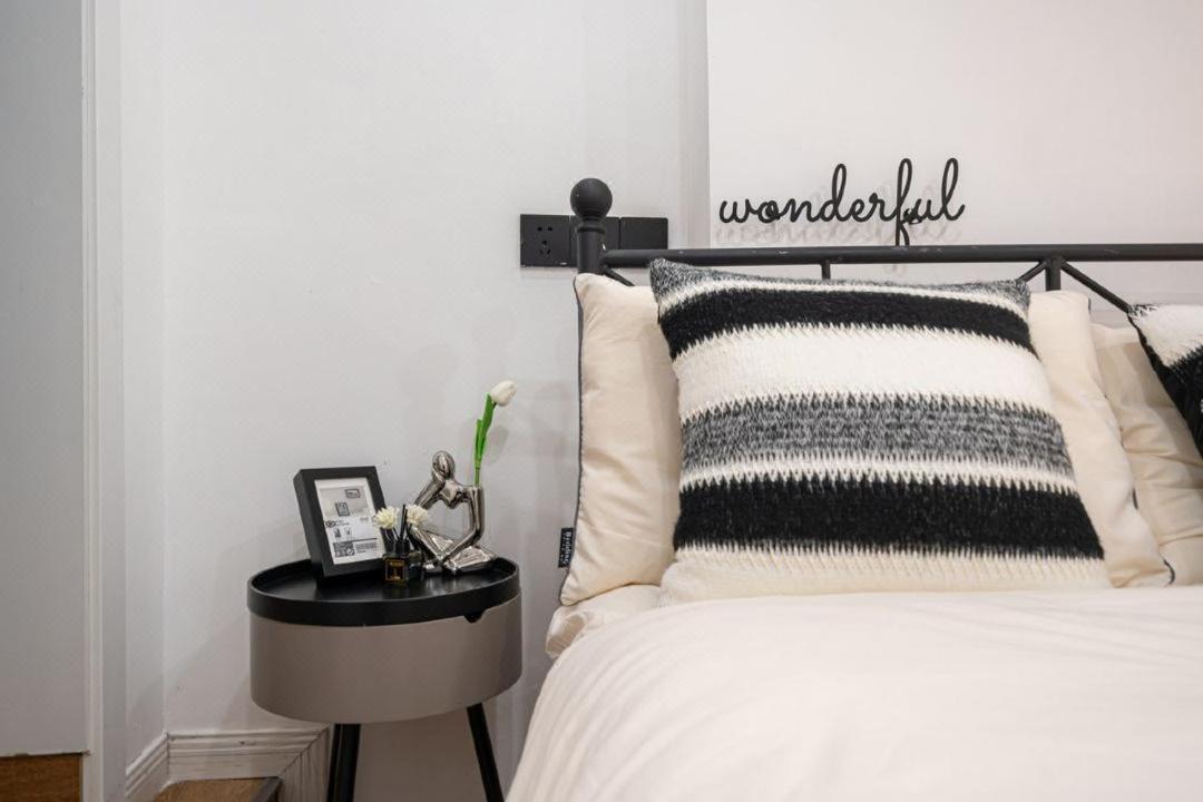 Shanghai Hills&Well-time Family Homestay Fuxing 3 Bedrooms Near Line 1 Changshu rd and Near Jing'an Temple