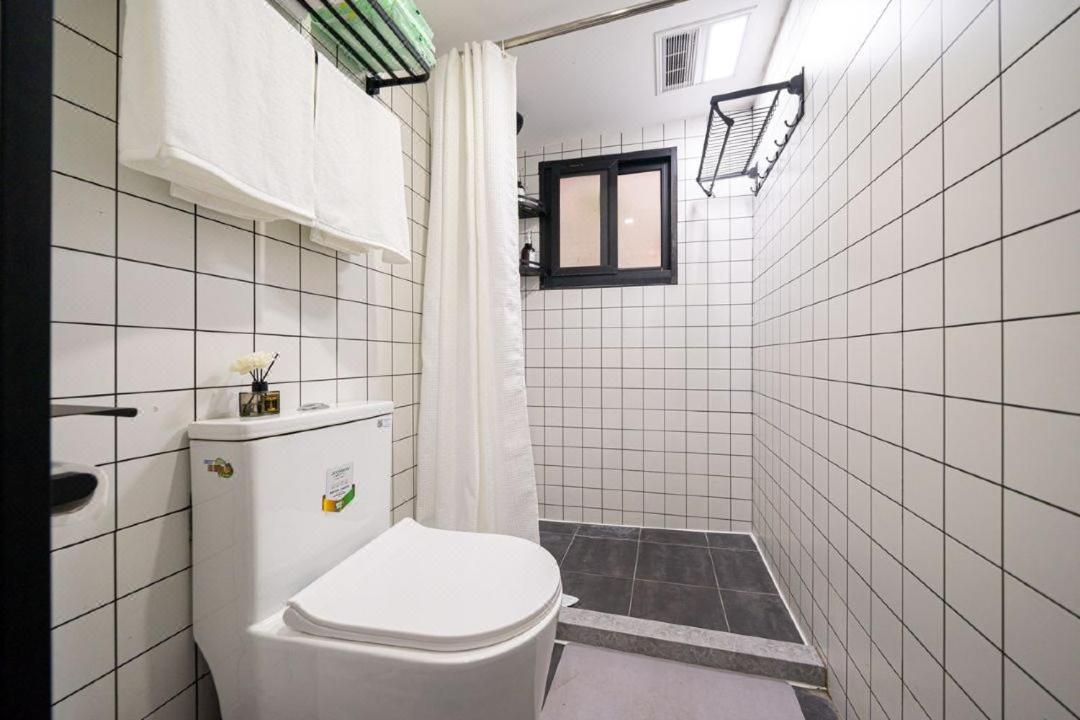 Shanghai Hills&Well-time Family Homestay Fuxing 3 Bedrooms Near Line 1 Changshu rd and Near Jing'an Temple