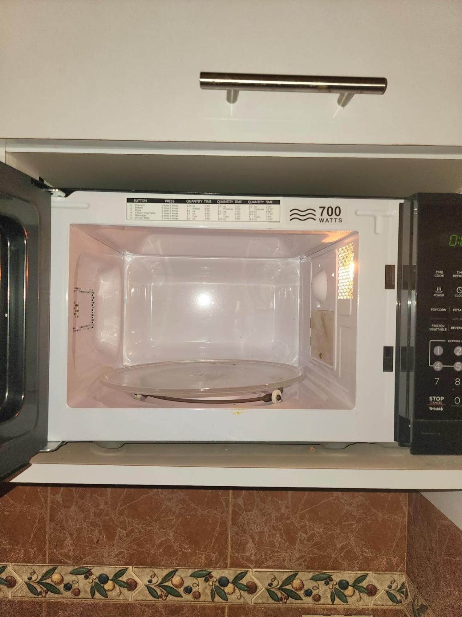 Del Valle Central Casa near Trendy Calle Loiza- One bedroom with queen view 4