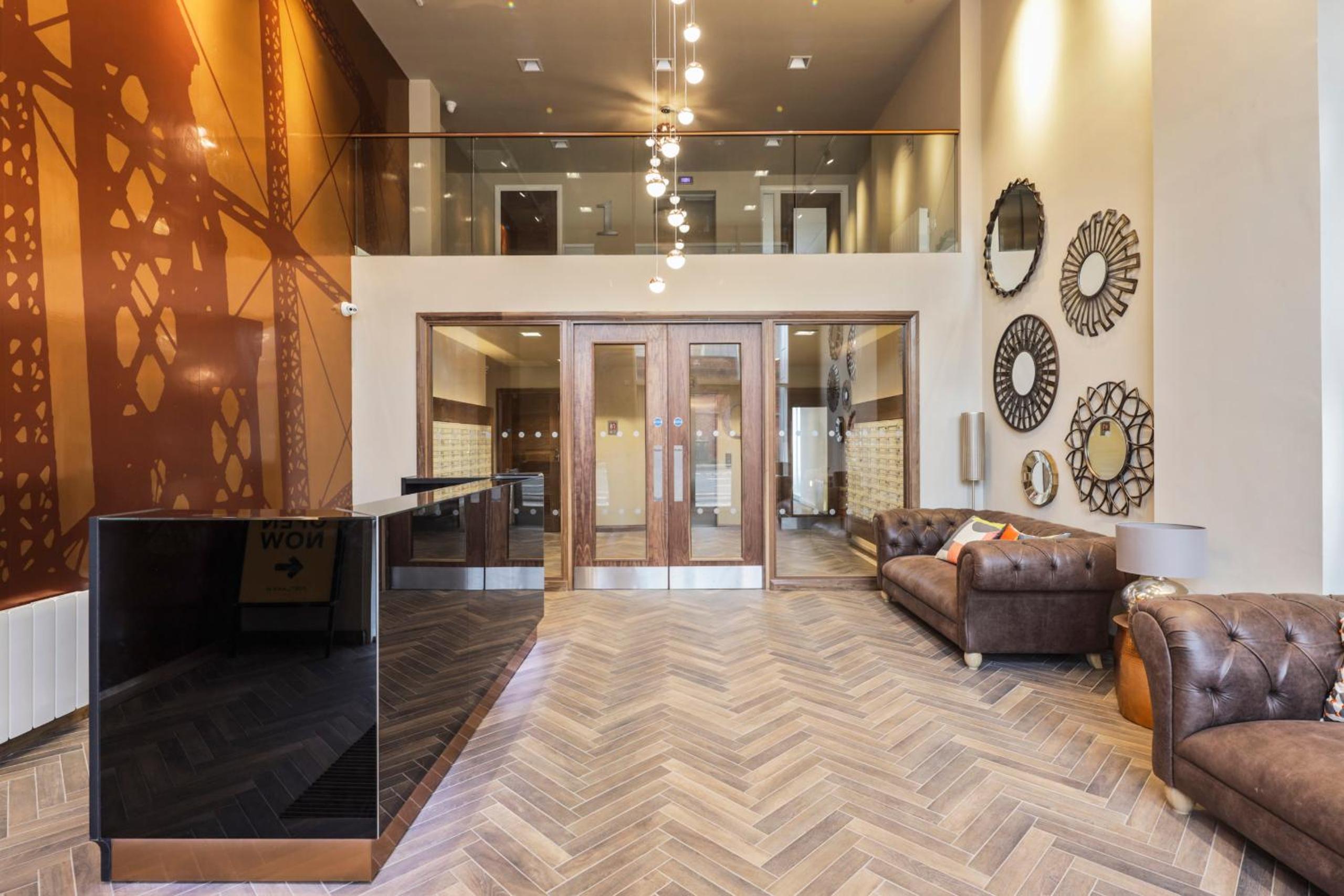 Luxury city centre apartment Belfast view 4
