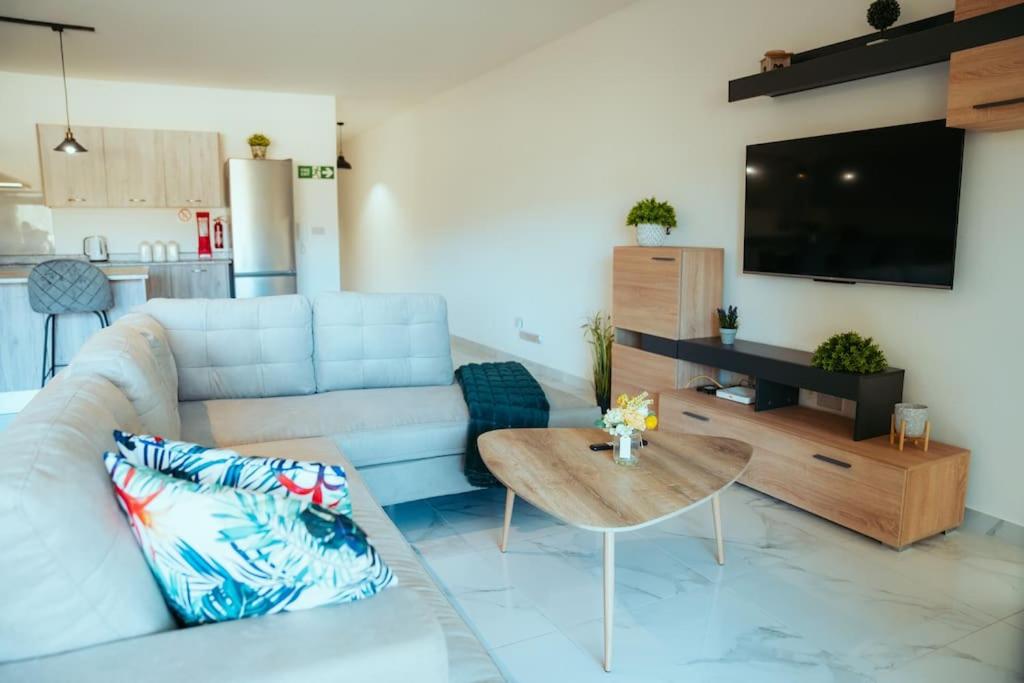Luxurious Gozo Apartment, Qala