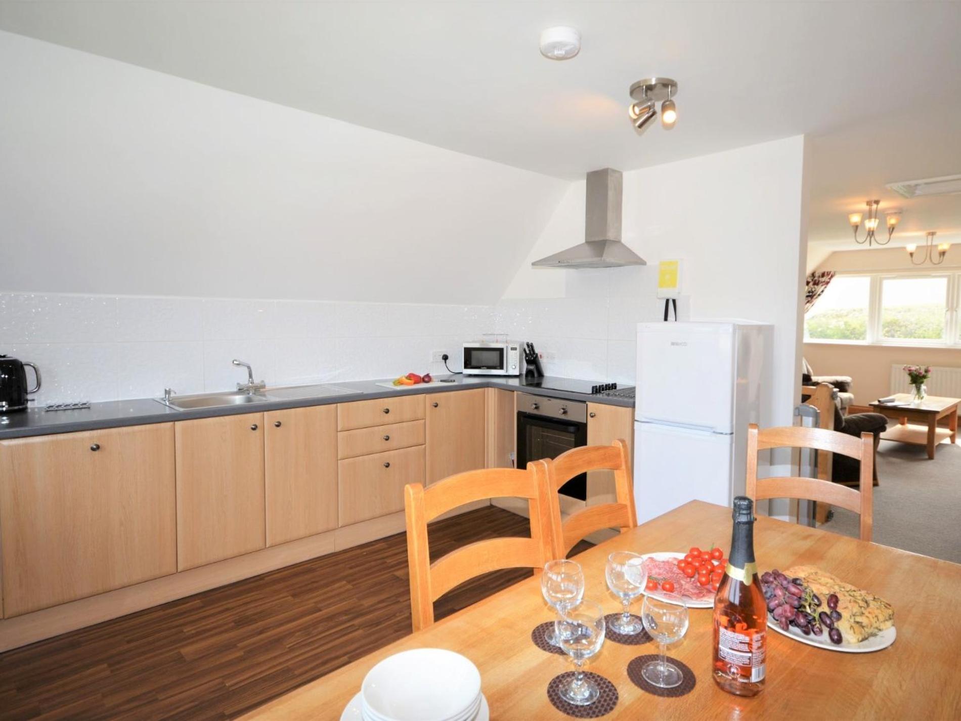 3 Bed in Crediton oc-waie2 view 5