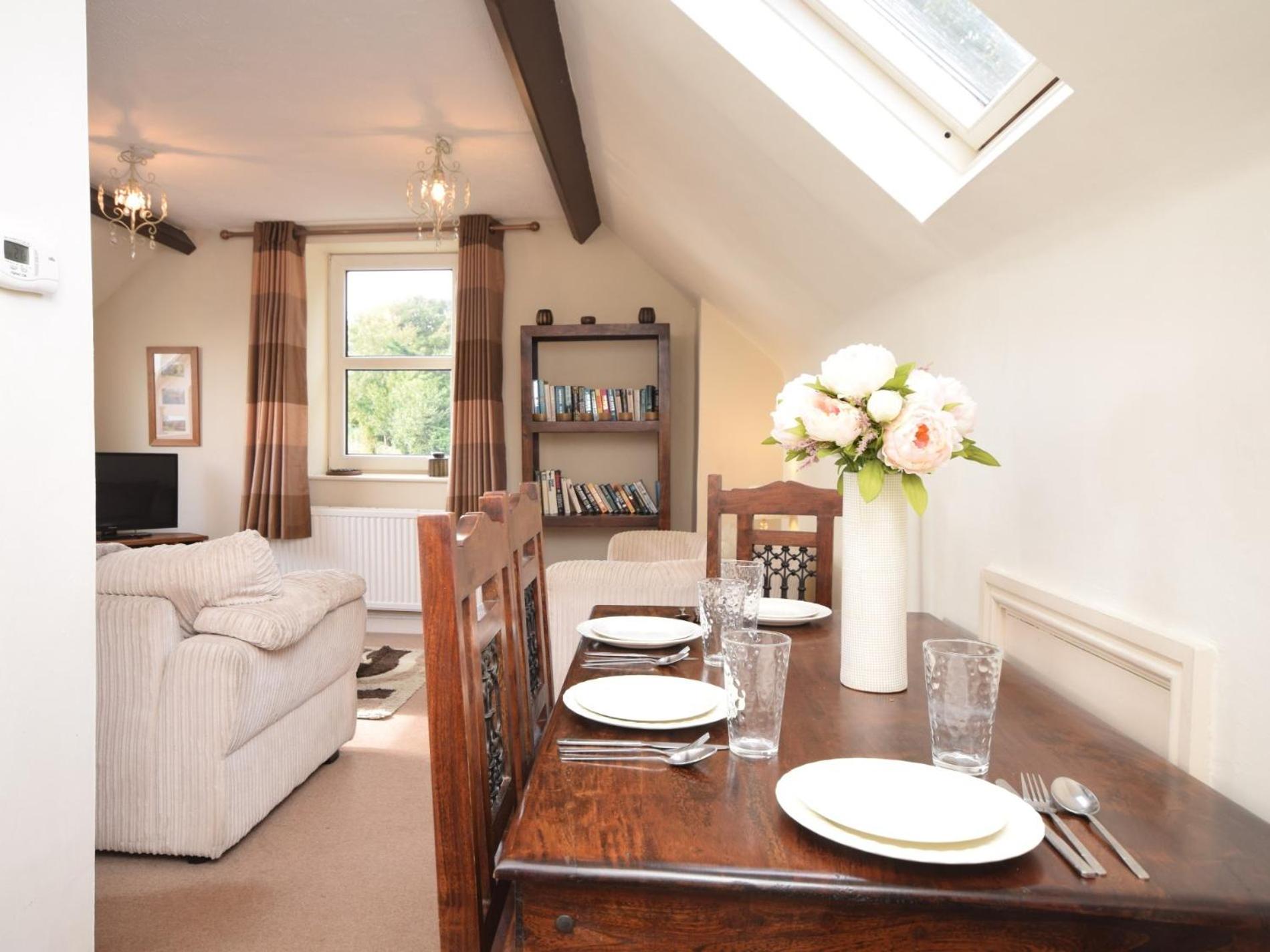 2 Bed in Appledore oc-gable view 3