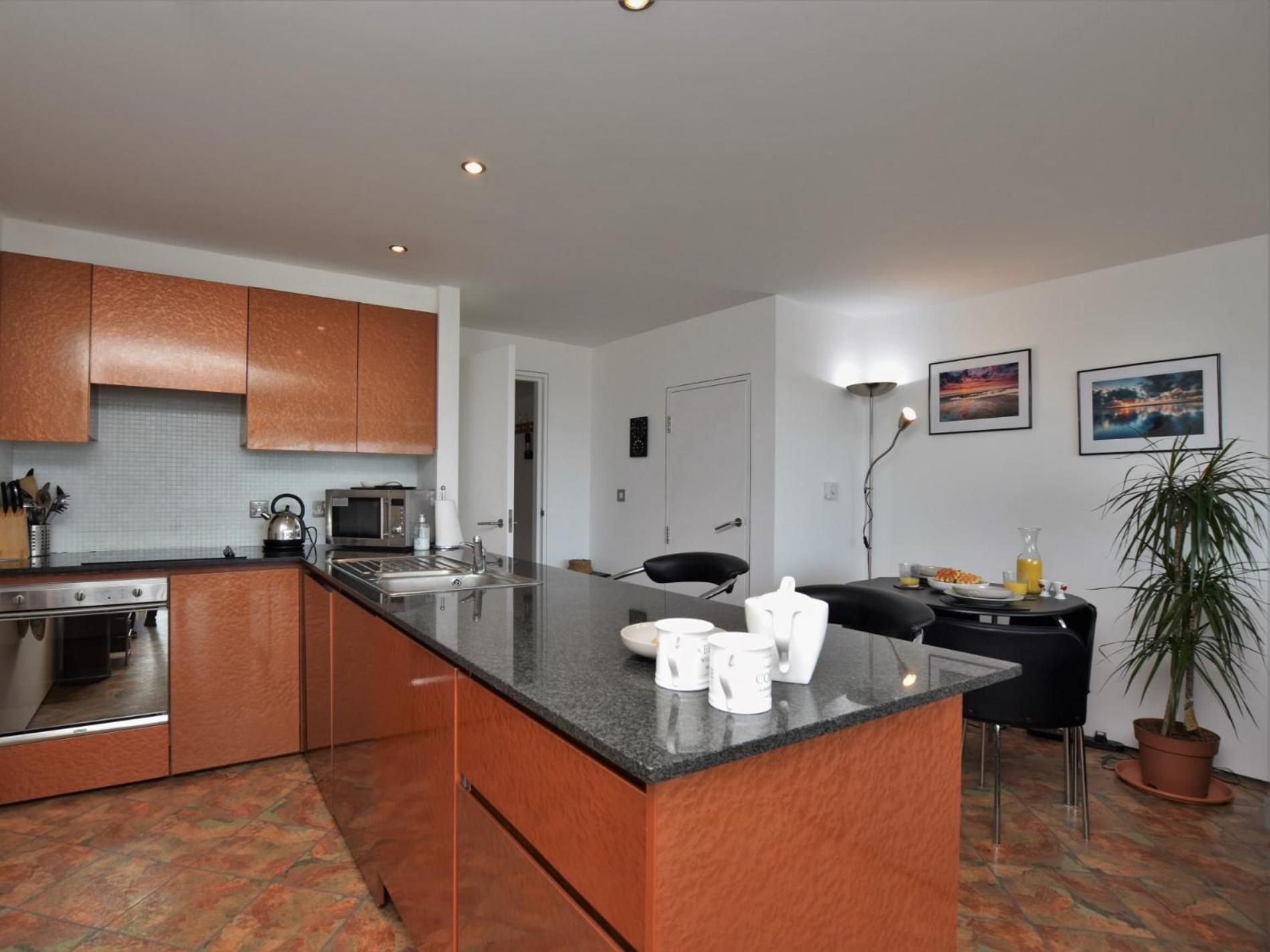 1 Bed in Westward Ho oc-npebb view 3