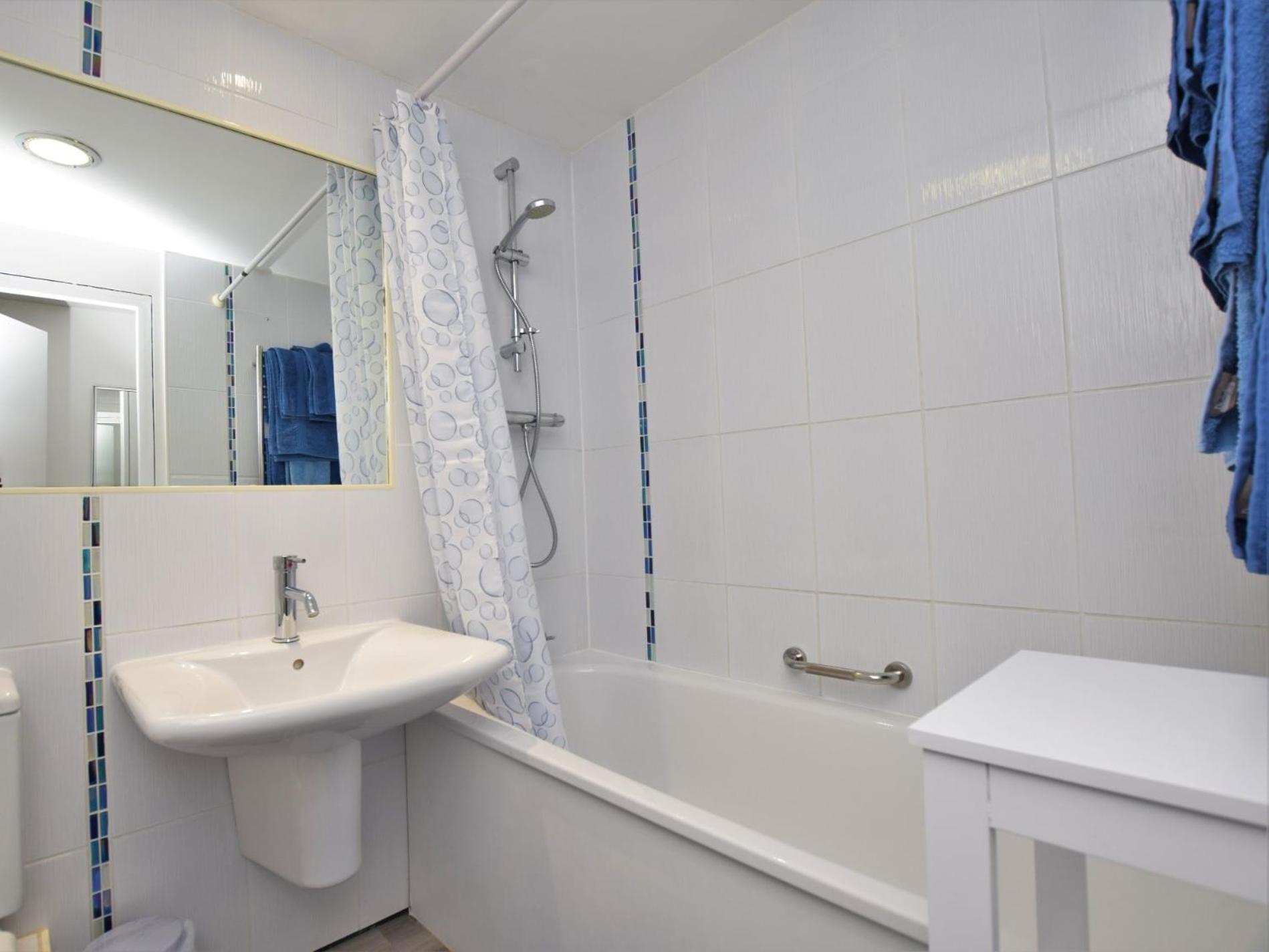 1 Bed in Westward Ho oc-npebb view 5