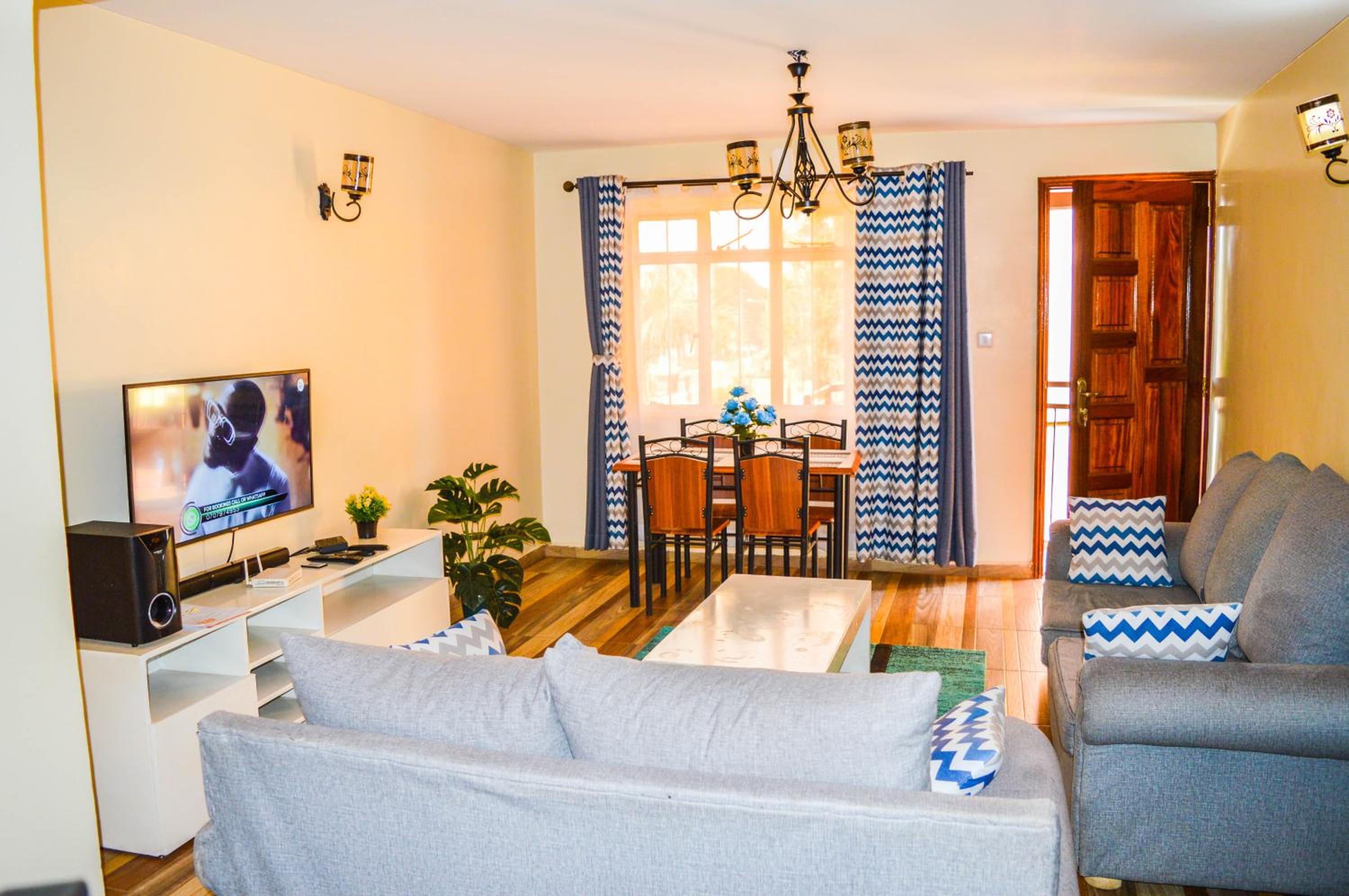 Roma Stays - Prestigious Lifestyle 2 bedroom all ensuite Opp Garden City Mall view 2