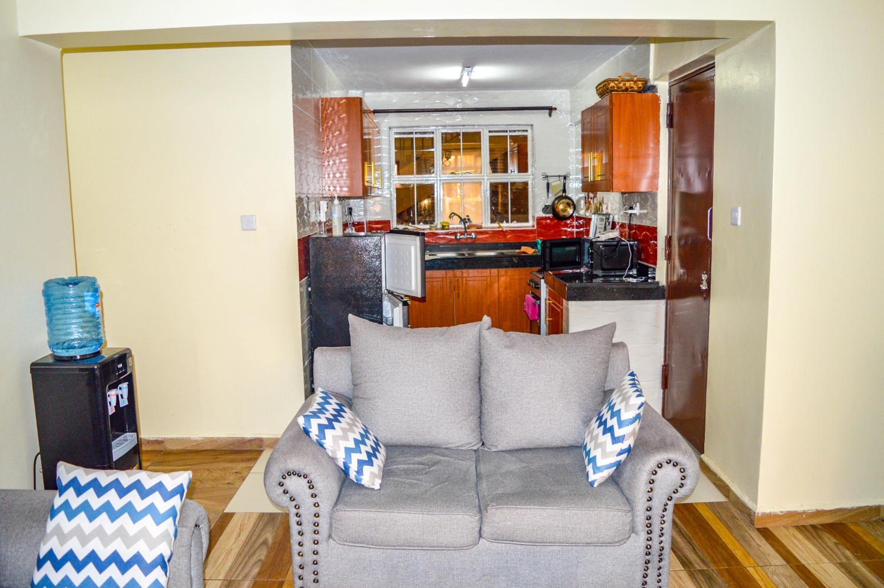 Roma Stays - Prestigious Lifestyle 2 bedroom all ensuite Opp Garden City Mall view 5