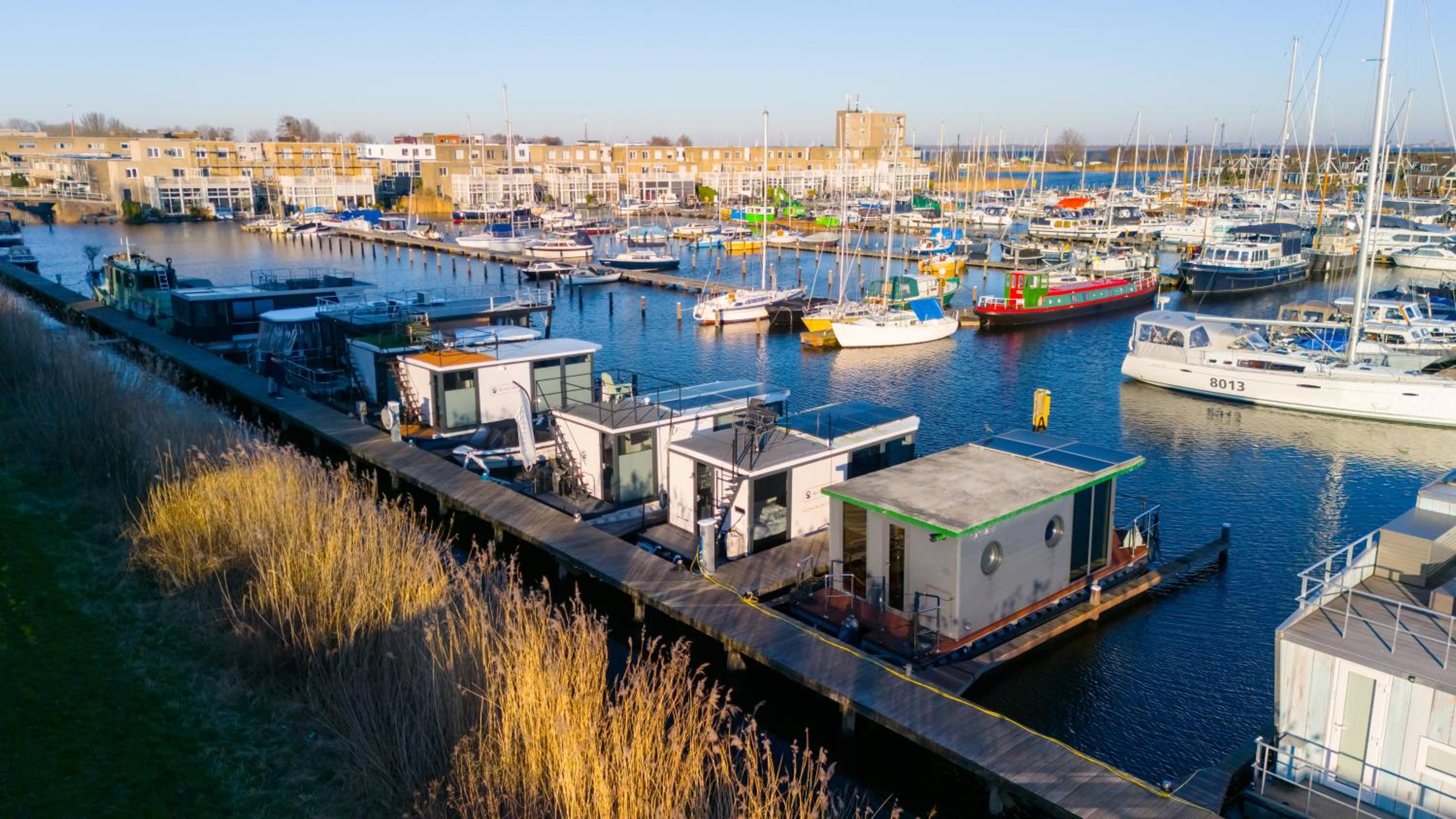 Luxurious waterloft near beach and centre by Weltevreden Experience view 3
