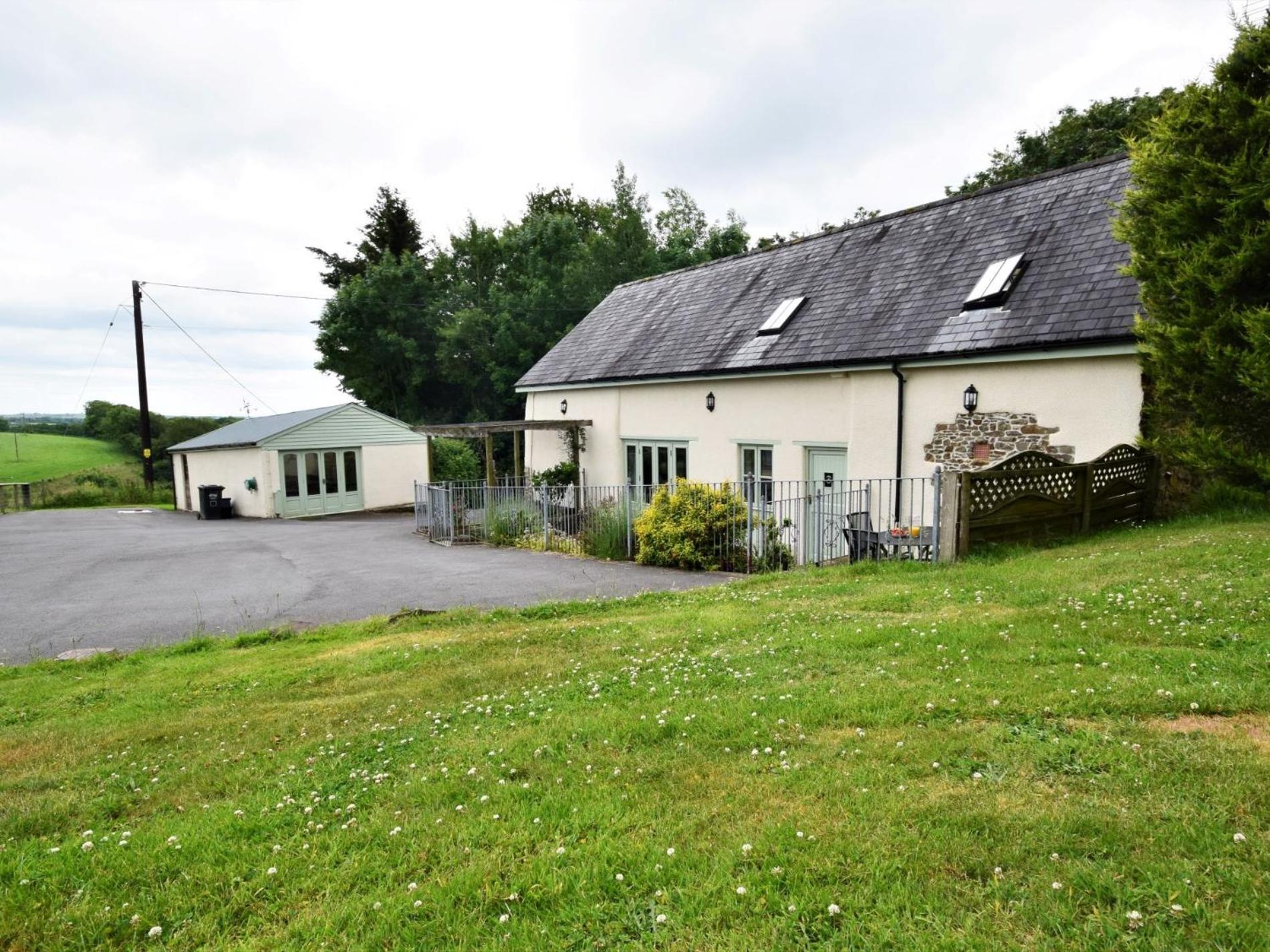 3 Bed in Umberleigh oc-hbeer view 3