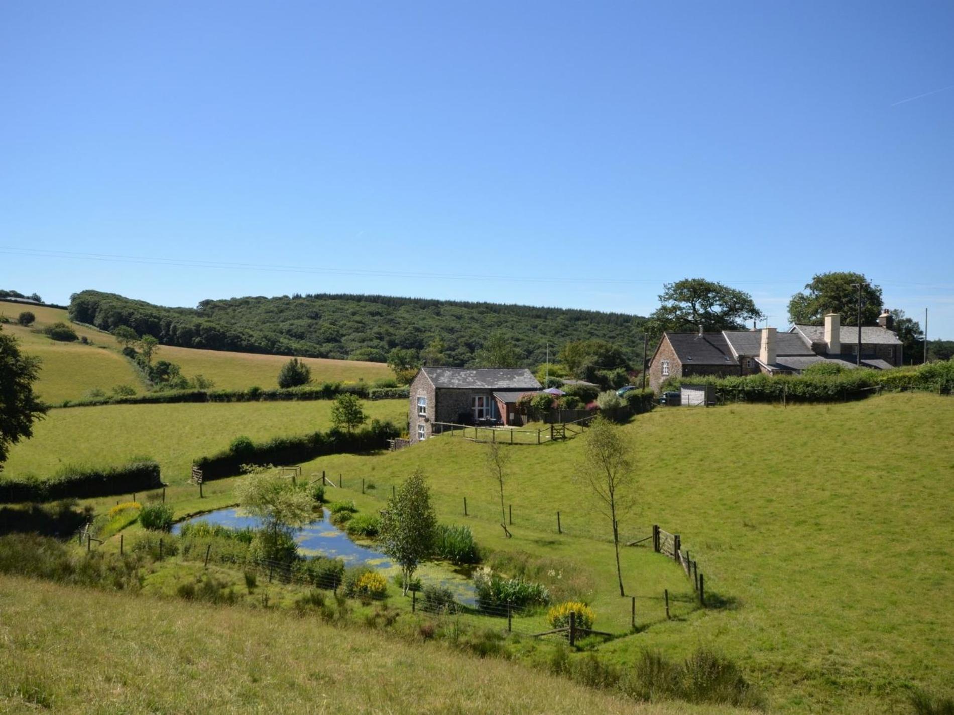 2 Bed in Dulverton oc-threb view 2