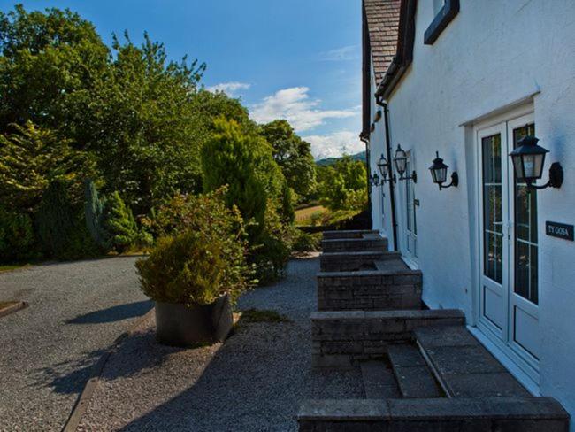 2 Bed in Conwy oc-tycan view 5