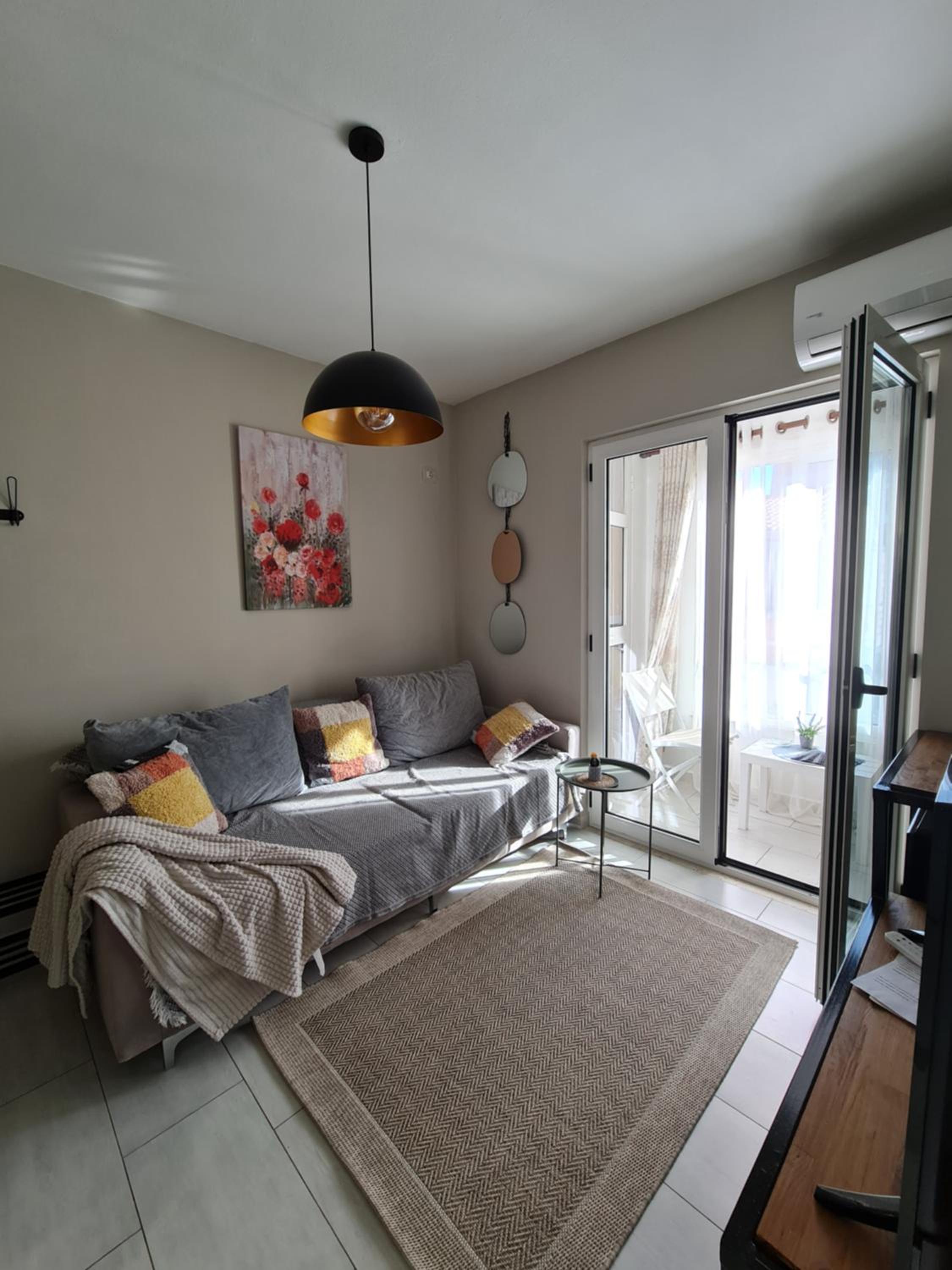 Francie's Apartment, Tirana