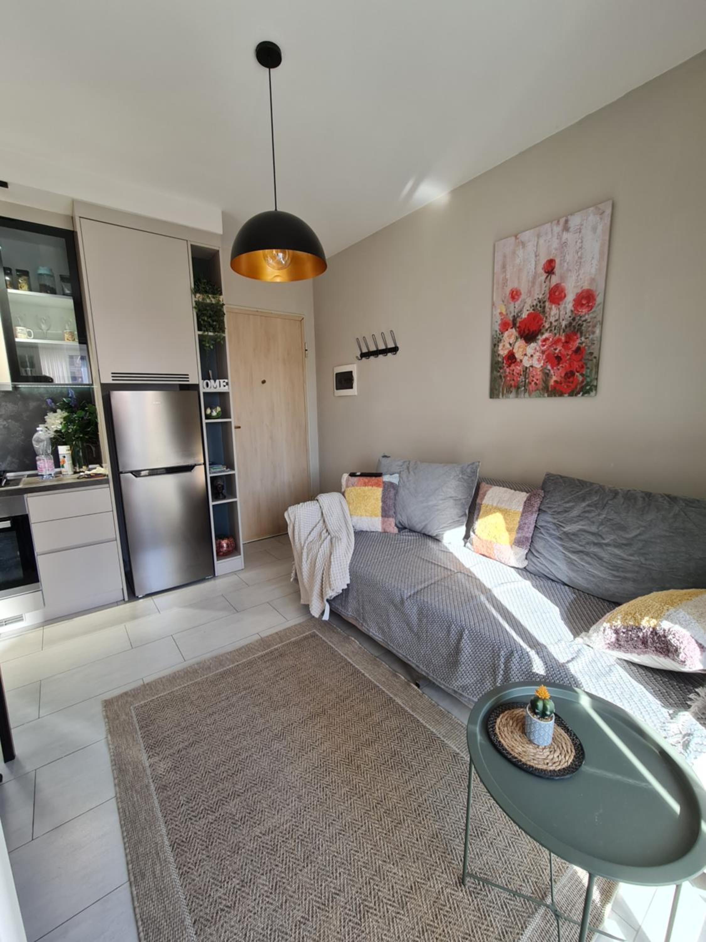 Francie's Apartment, Tirana