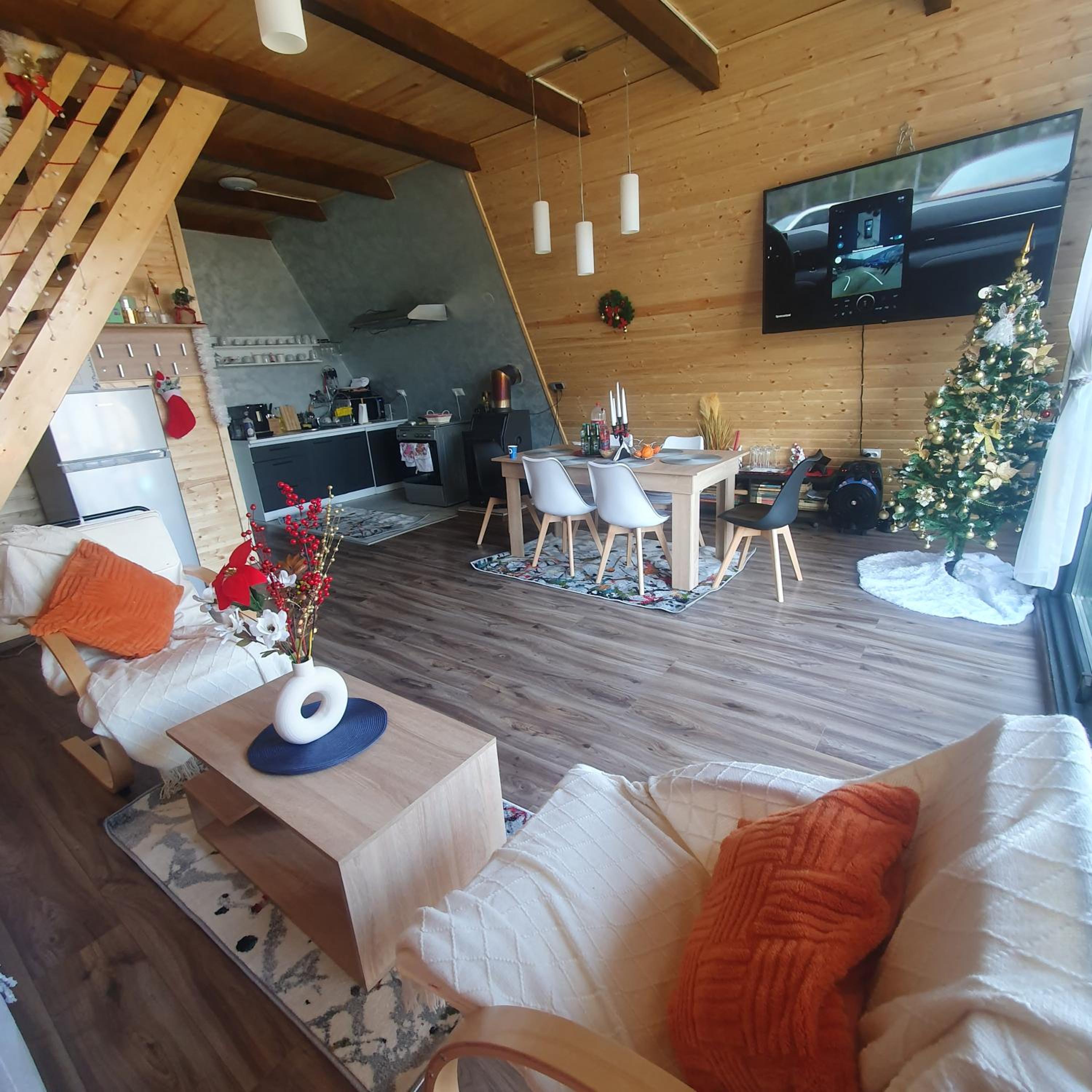 Cabana Apuseni Forest