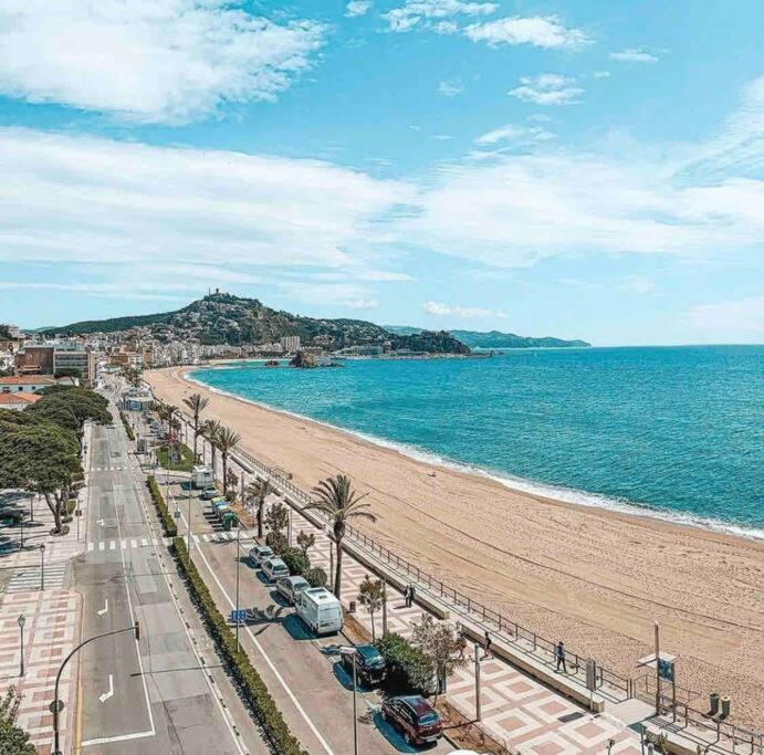 Casa familiar delante del mar