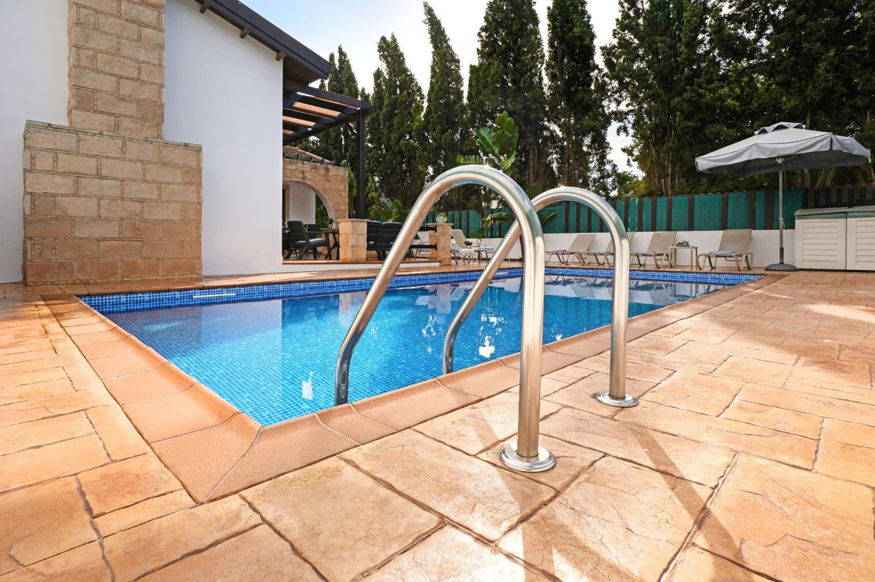 Villa Anthia - 2bed with Large Pool