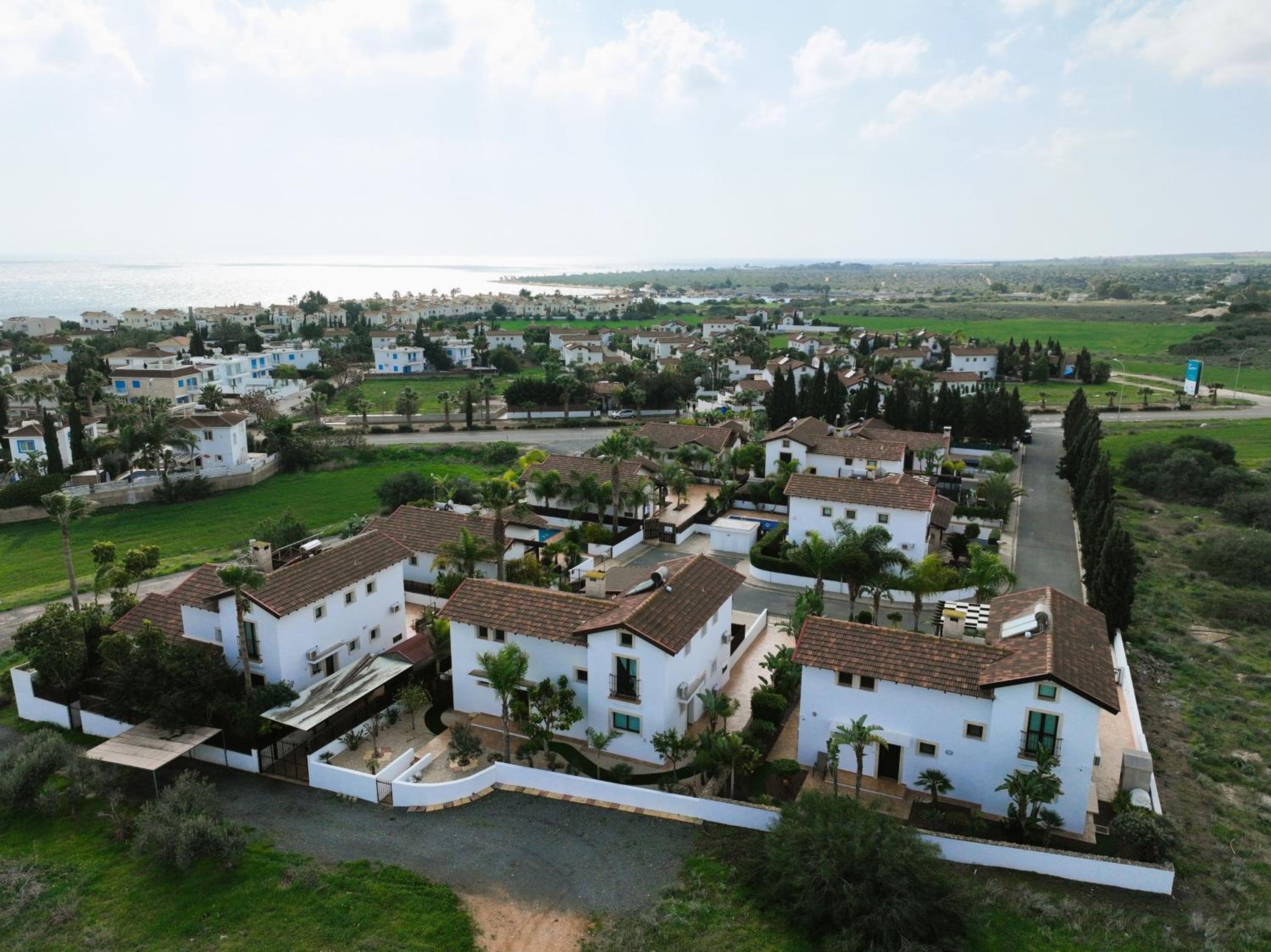 Villa Anthia - 2bed with Large Pool