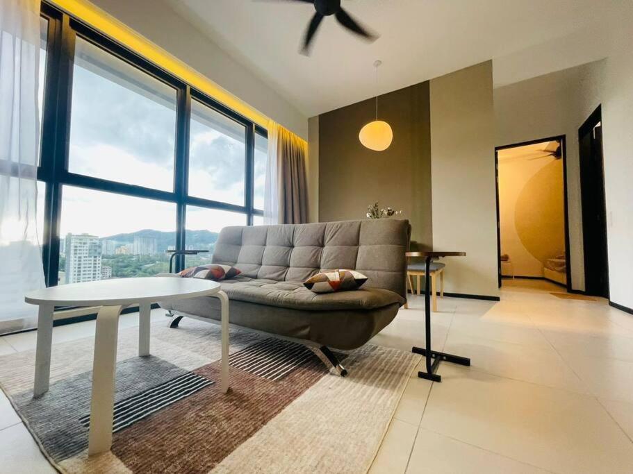 Urban Suites Stylish 3BR in Georgetown with Stunning Seaview photo 8