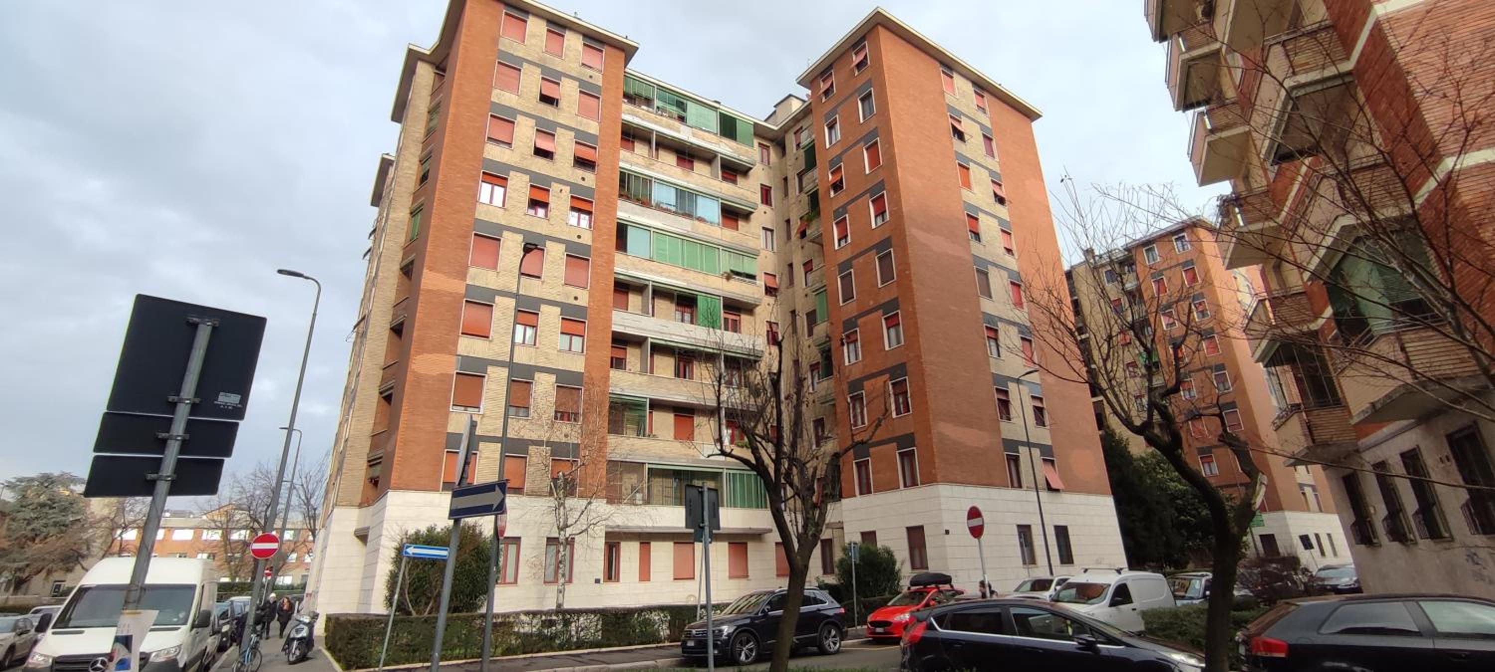 Brenta/Corvetto studio apartment