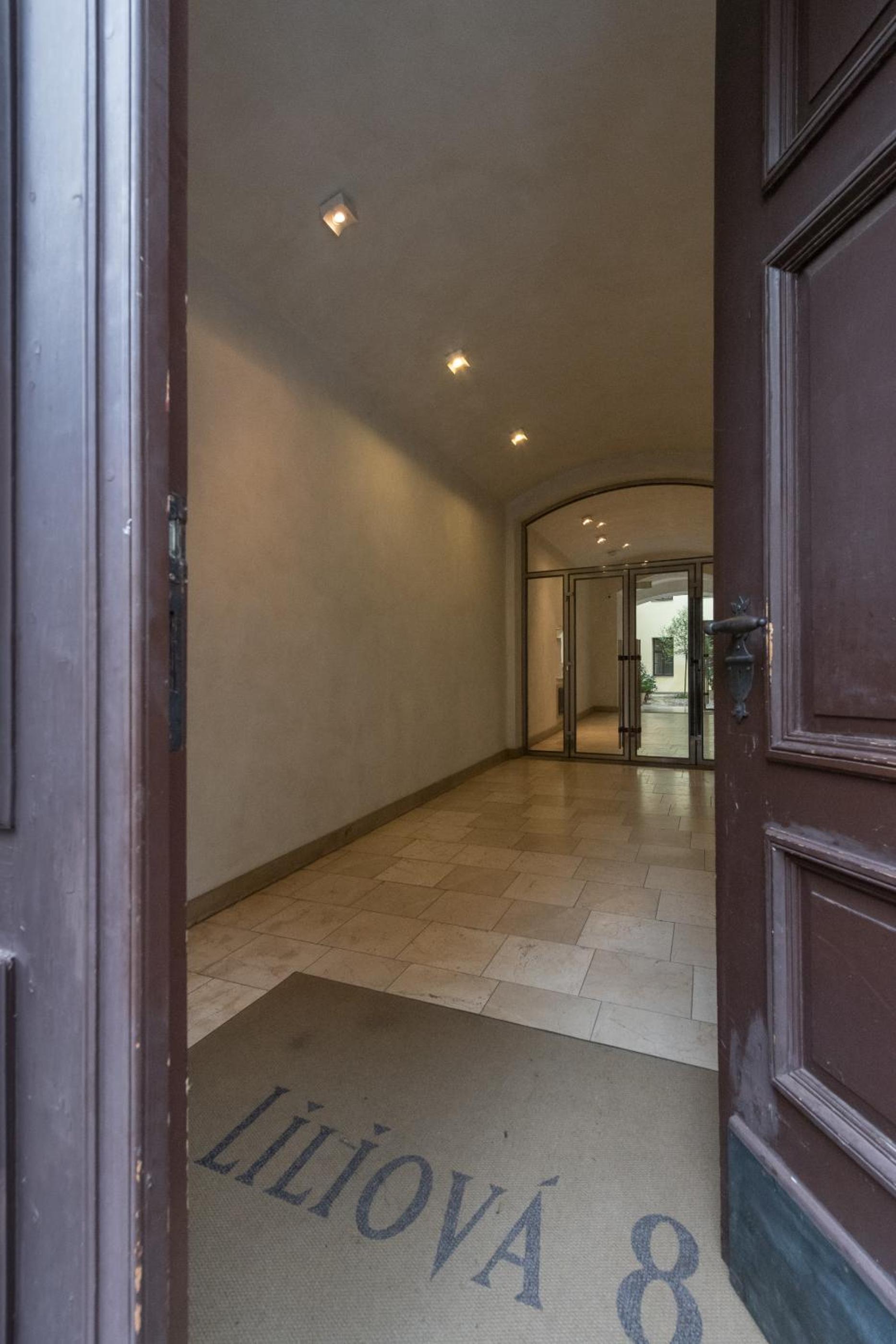 Upscale apartments in prime location near all sights