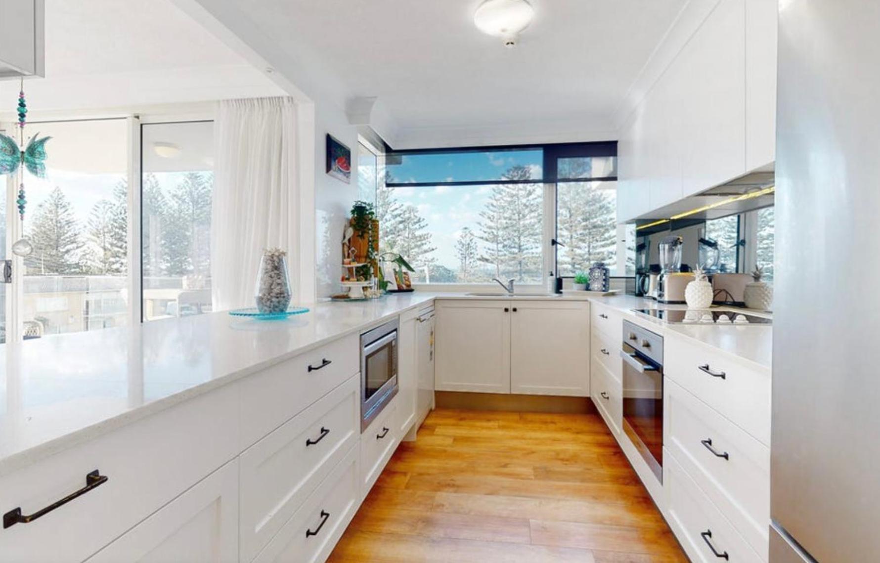 Southern Cross - Hosted by Burleigh Letting