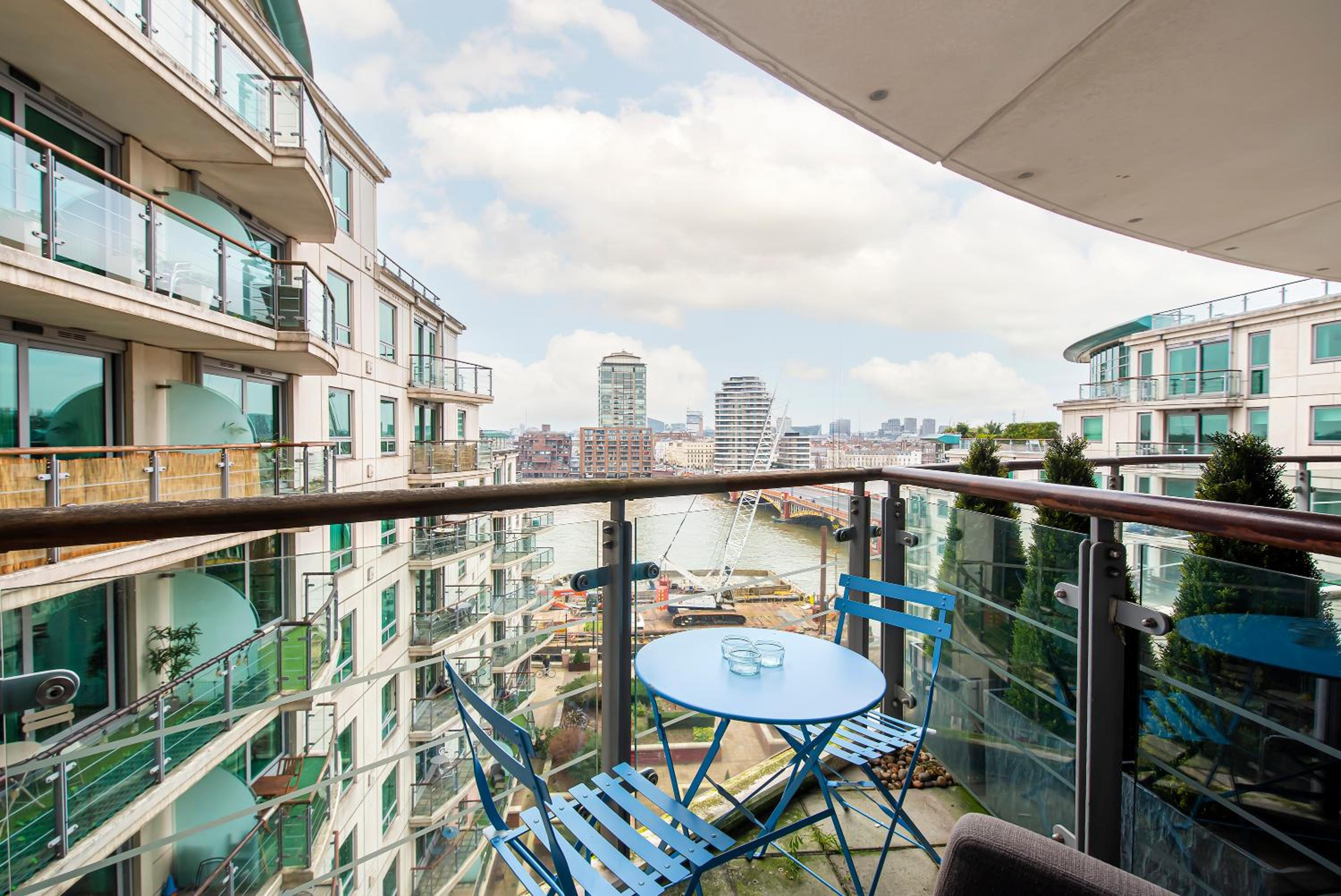 balcony