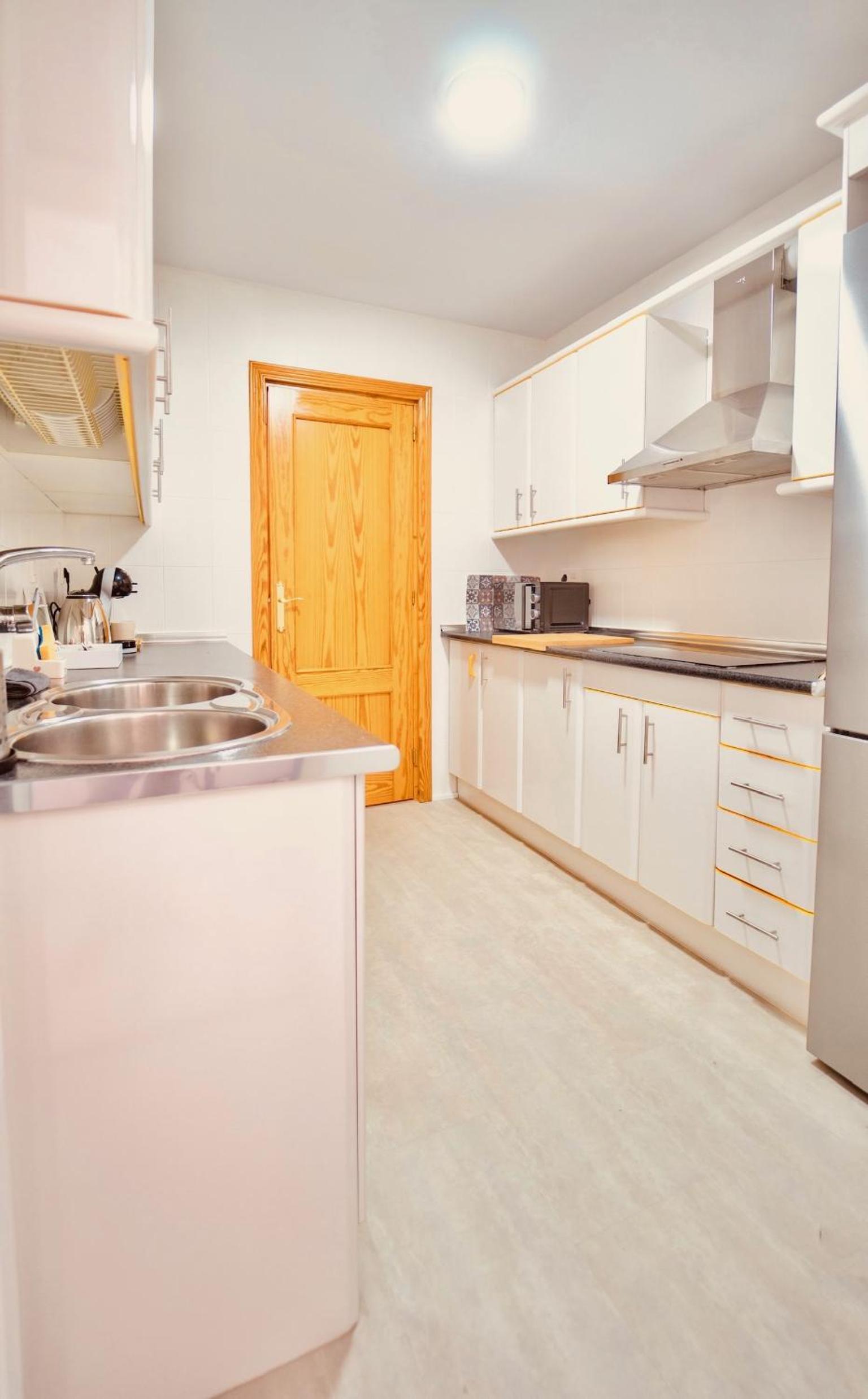 Apartamento Sol Granada - Espacioso, bien ubicado y muy valorado