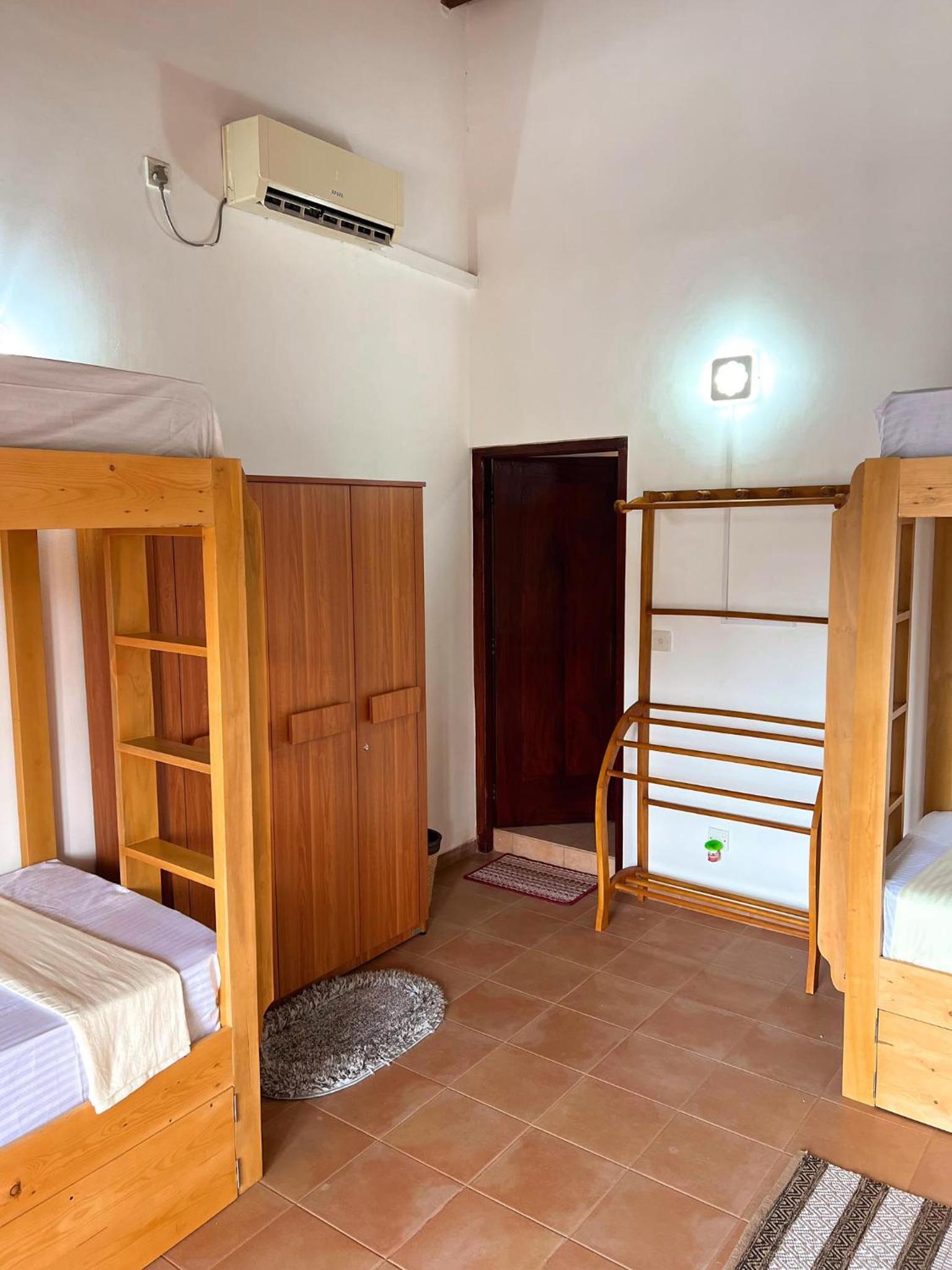 Hummus Hostel Hikkaduwa