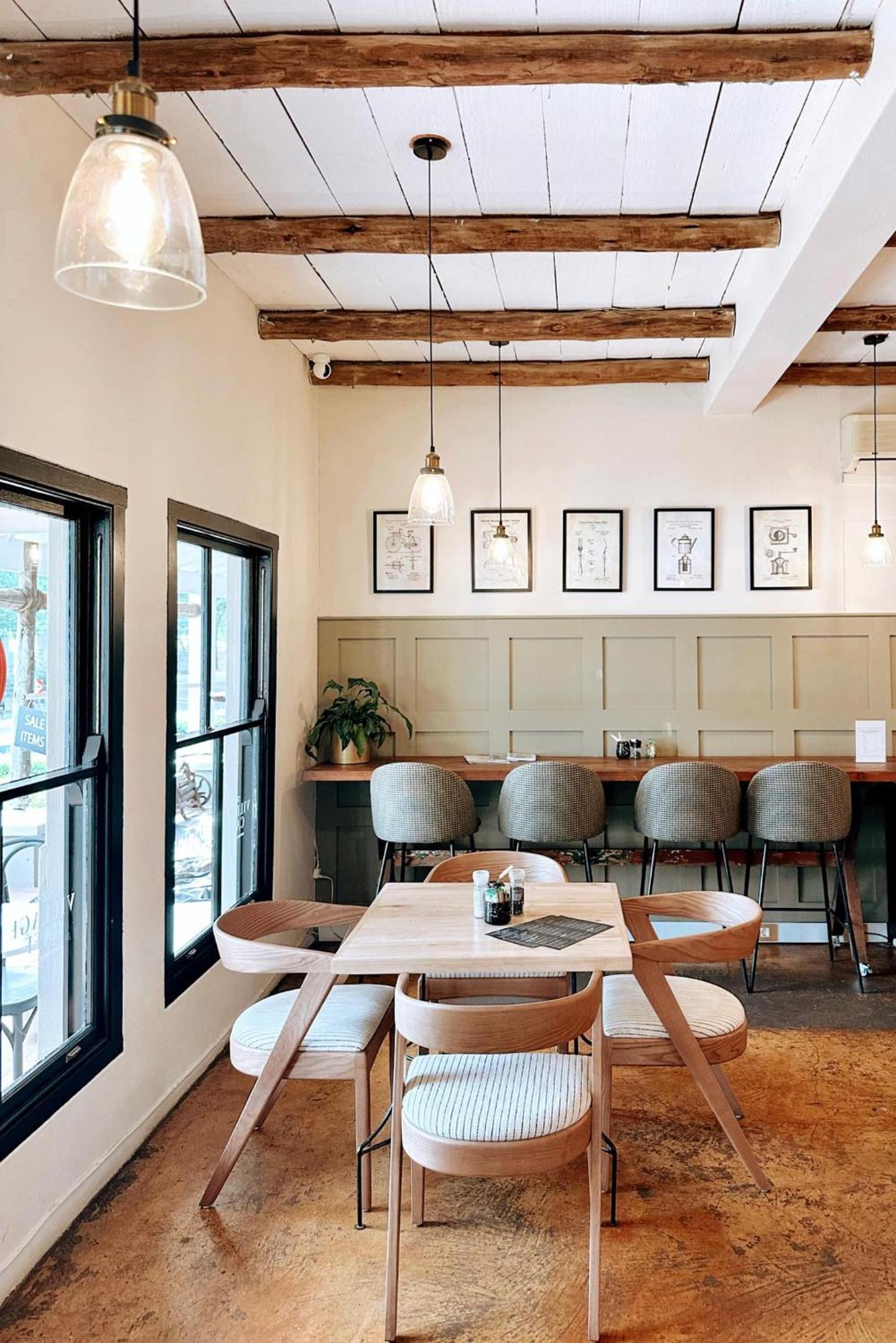Quaint Gowrie Village Apartment