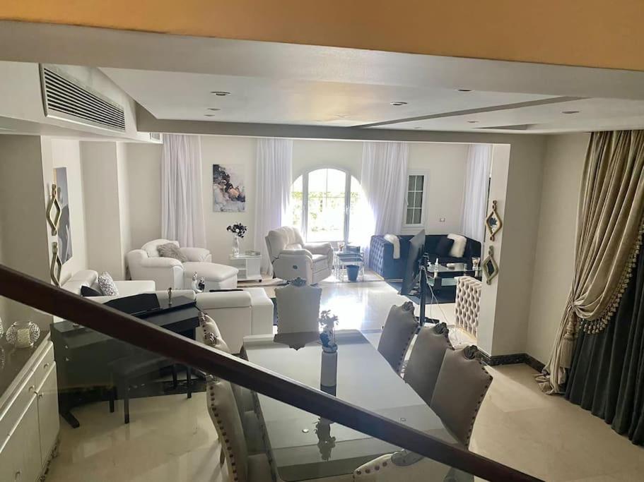 Spacious villa in golden square