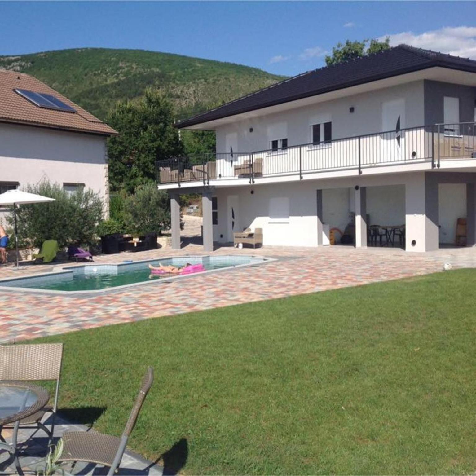 House Aronija with Swimming Pool
