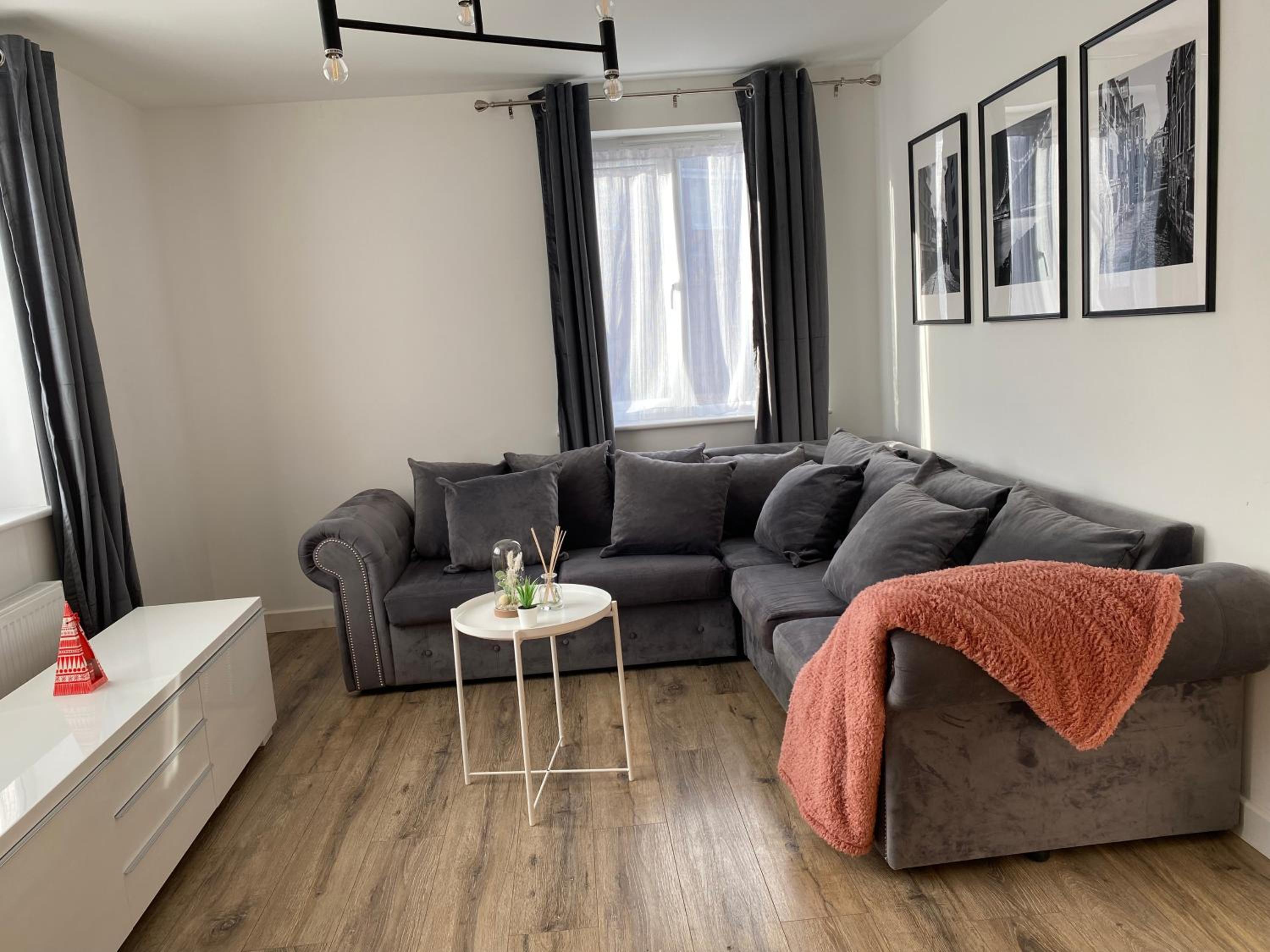 Bright- Self Check-In -Great Area close to South Woodham Ferrers station view 2