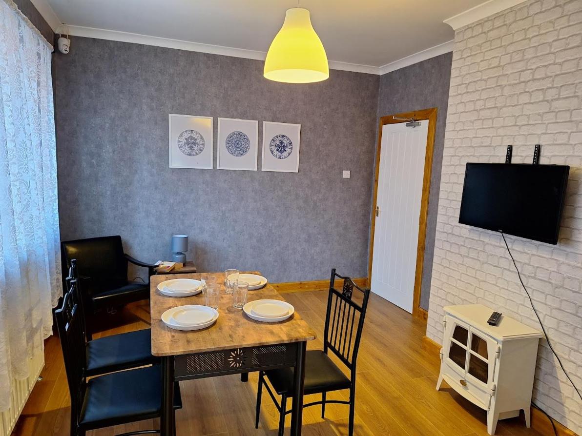 Wolverhampton Vacations - Uplands Grove Bungalow - Property Image 5