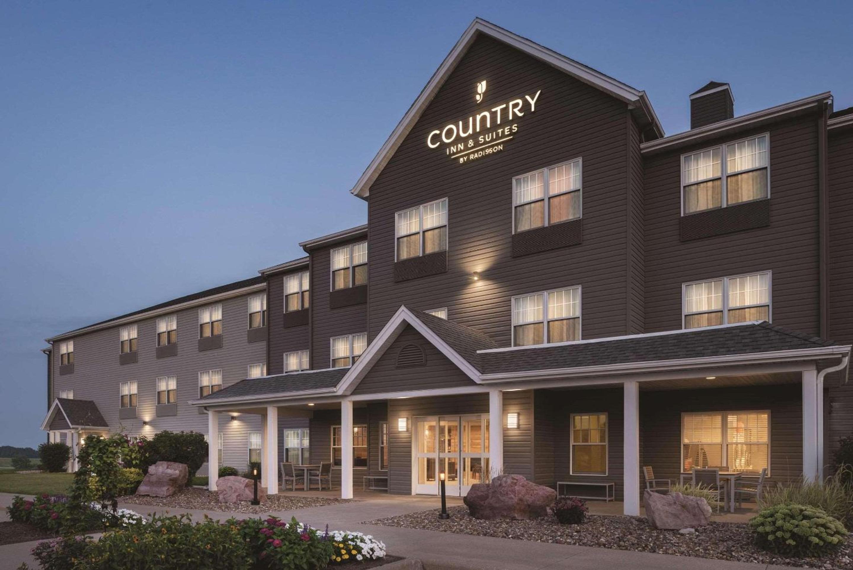 Hotel Country Inn & Suites by Radisson, Pella, IA