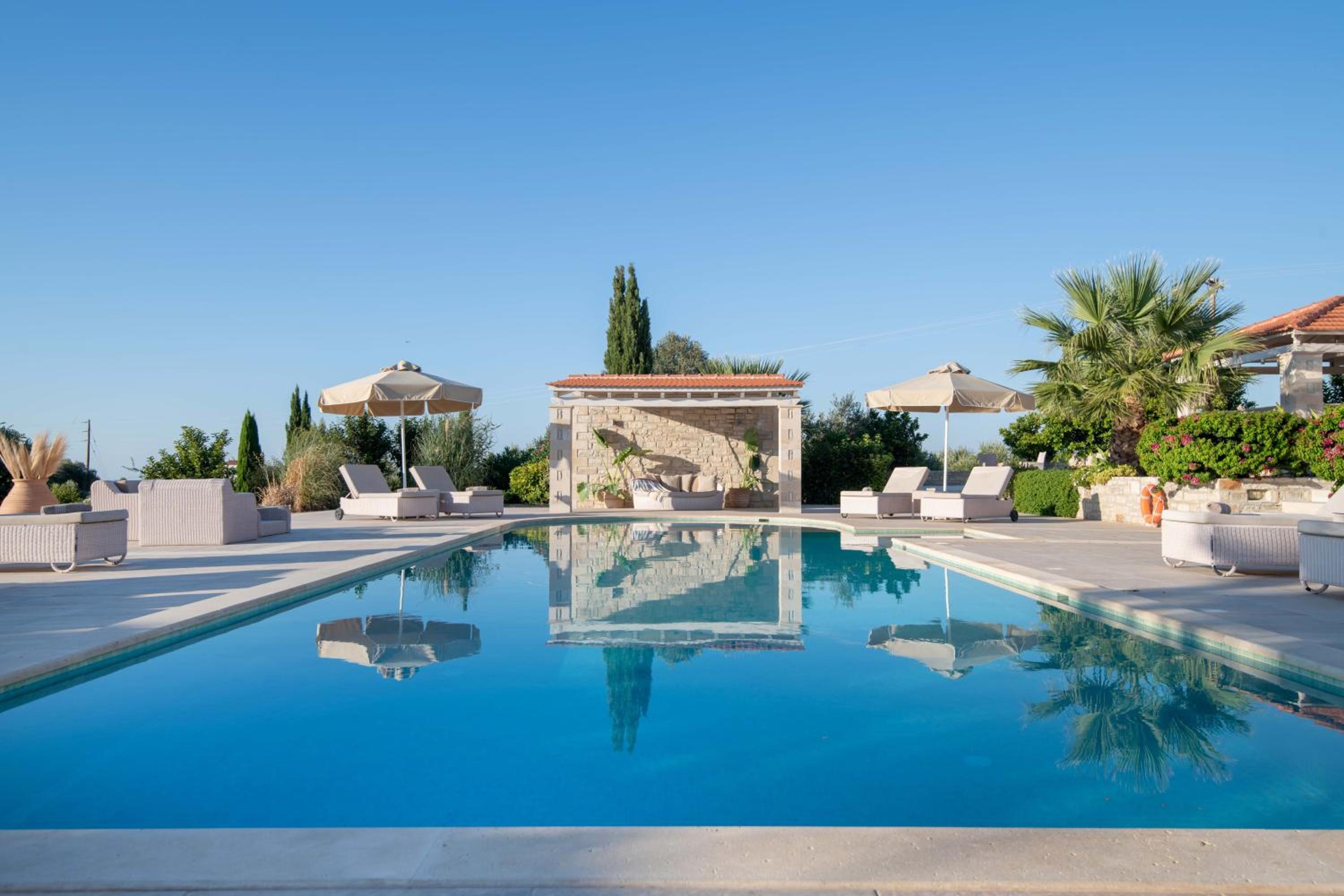 Villa Elia, By Hellocrete