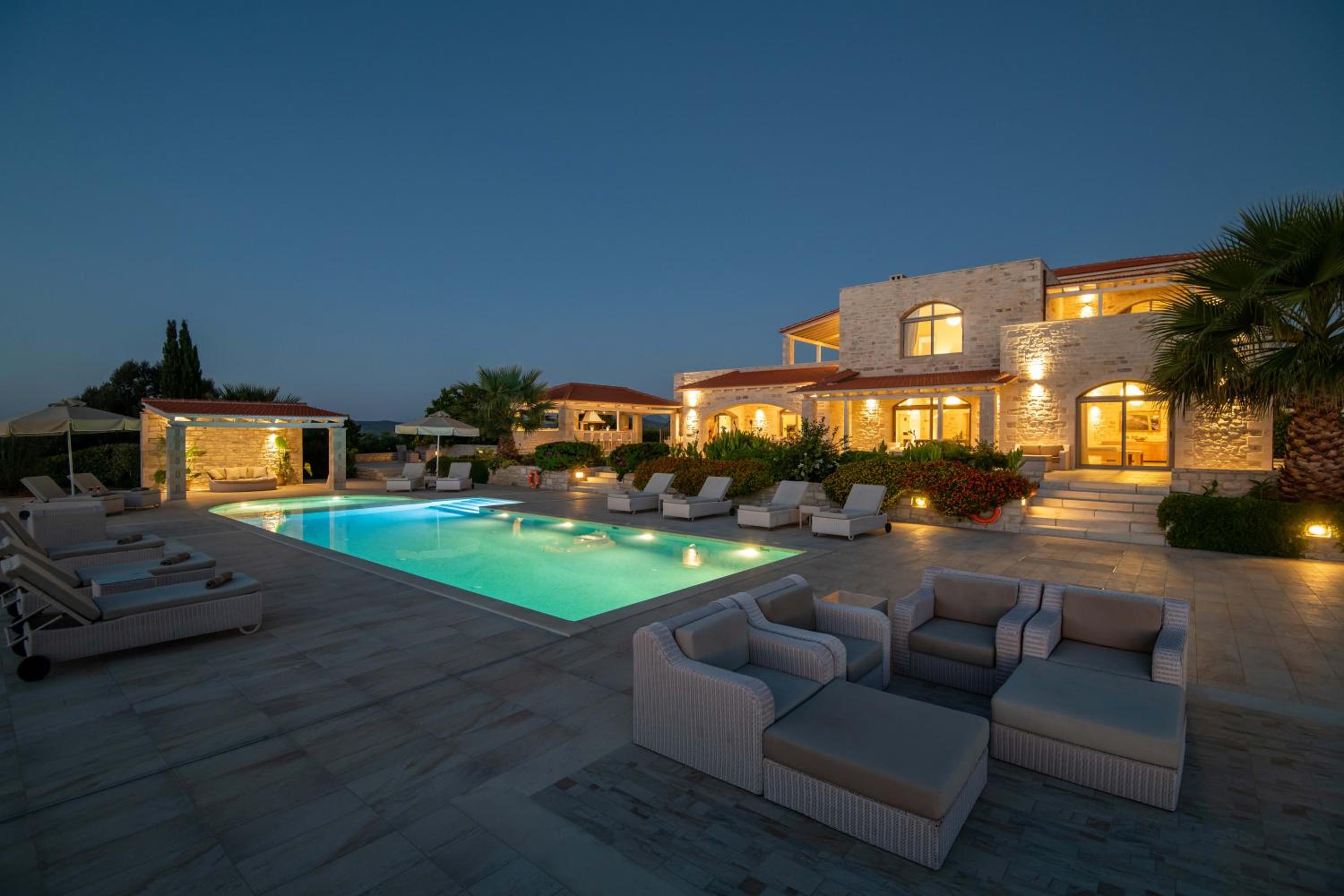 Villa Elia, By Hellocrete
